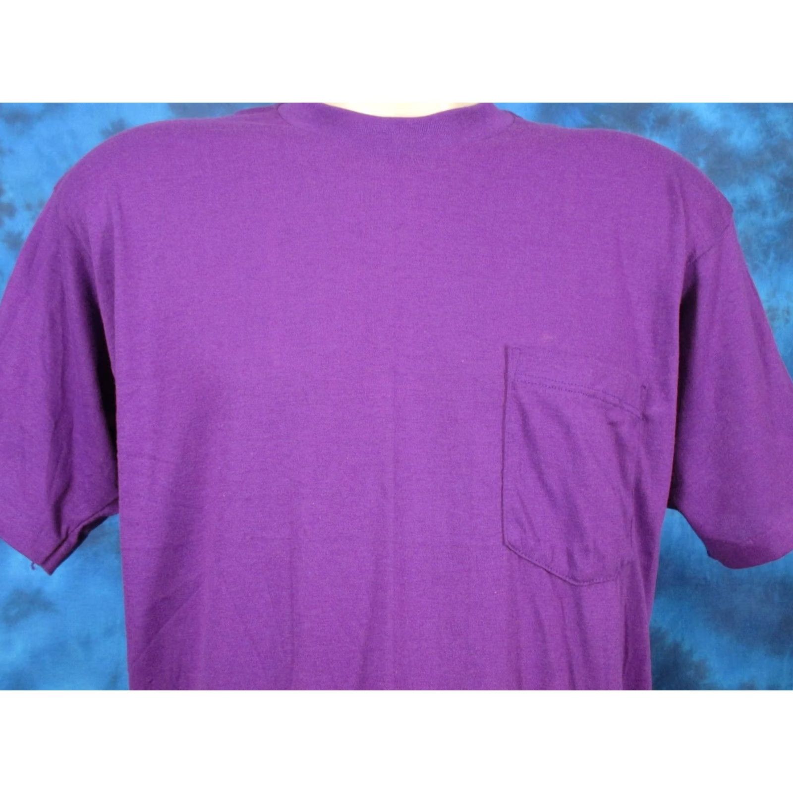 Vintage VINTAGE DEADSTOCK 80s SHIRT LARGE PURPLE POCKET T-Shirt Mens 80s 90s Beach NOS Blank Paper Thin Size US L / EU 52-54 / 3 - 5 Thumbnail