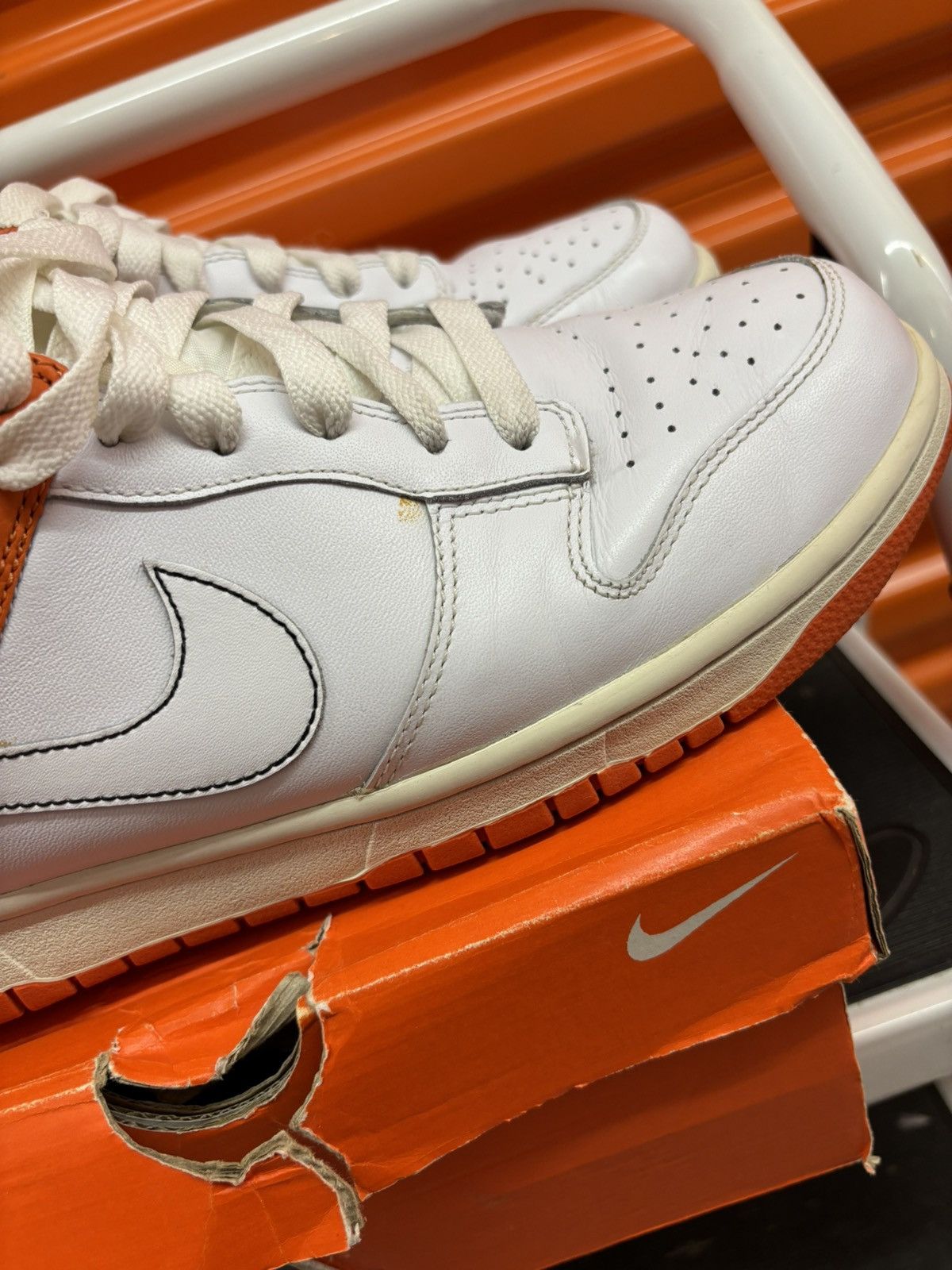 Nike × Vintage ***FINAL DROP*** RARE 2008 NIKE DUNK LOW LEATHER 11.5 Size US 11.5 / EU 44-45 - 6 Thumbnail