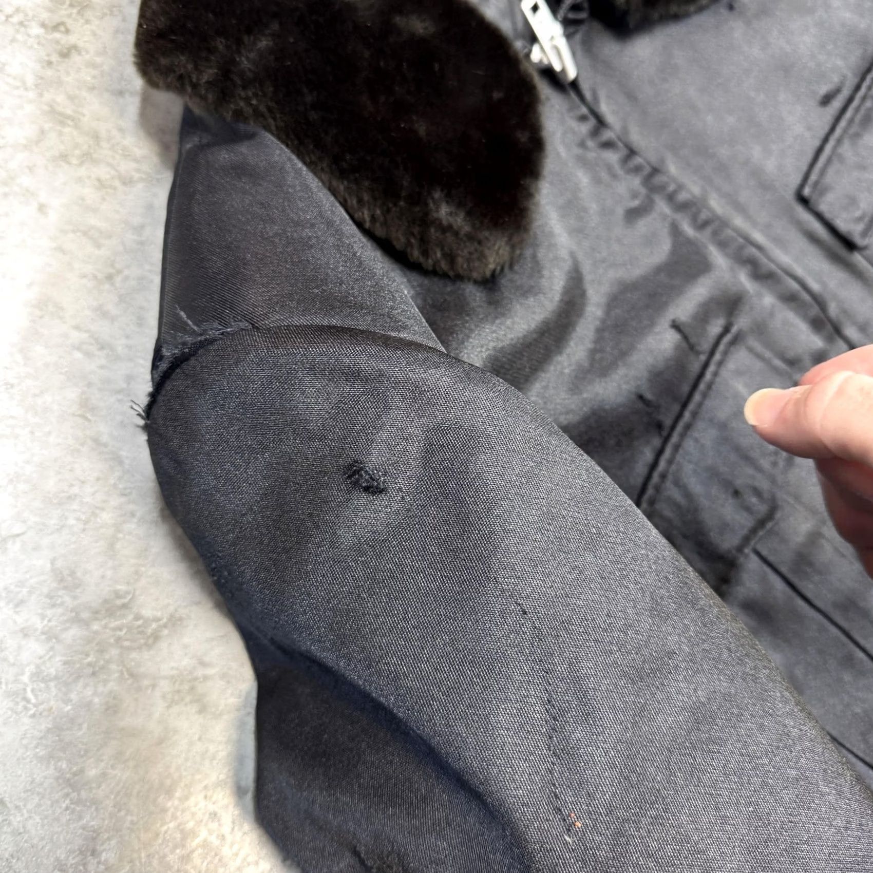 Vintage VINTAGE Blauer Tufnyl Jacket Mens 40R Black Fur Collar Military Workwear 70s Size US XXS / EU 40 - 4 Thumbnail