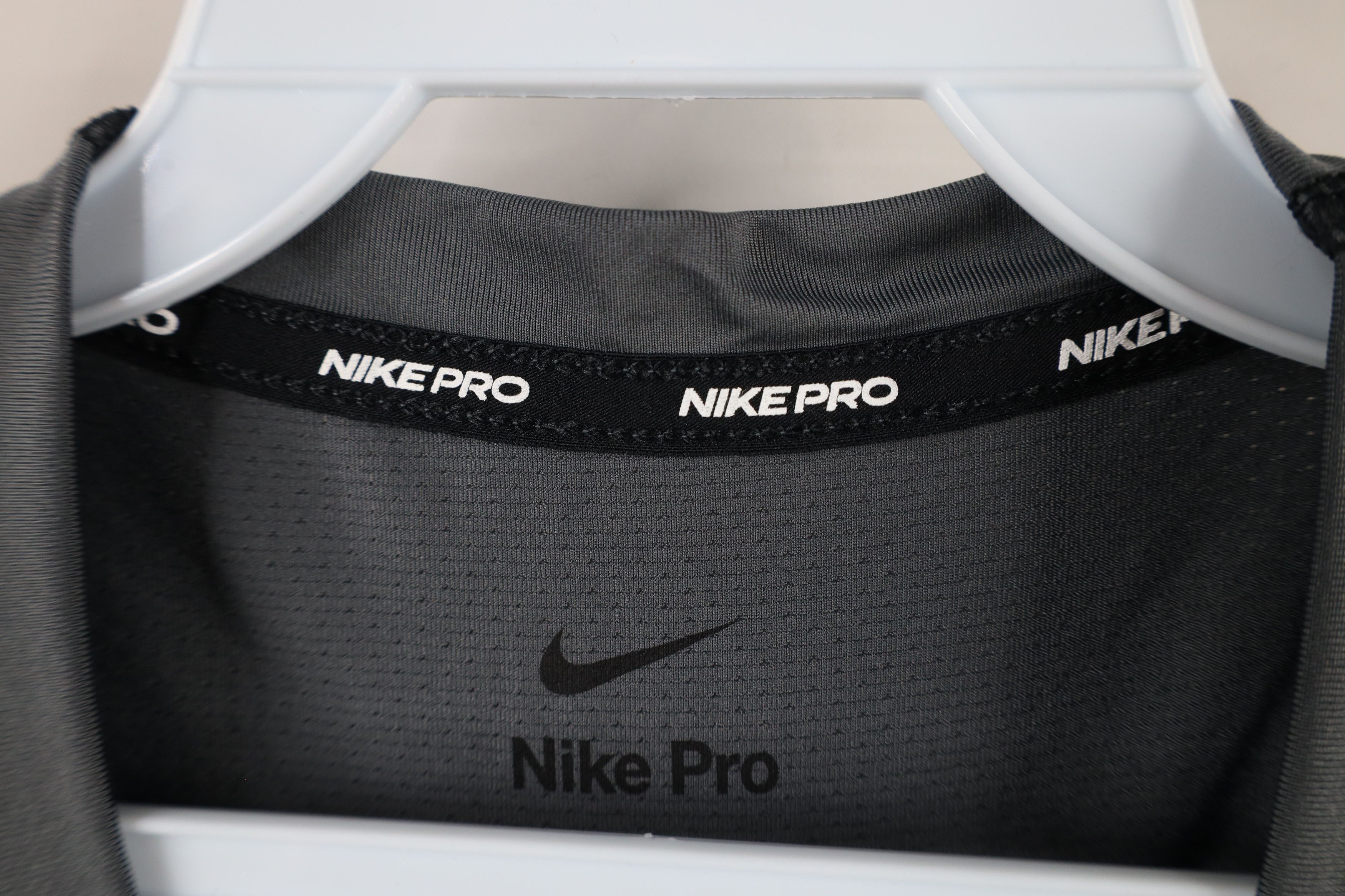 Nike × Vintage Nike Pro Swoosh Logo Compression Sleeveless Training T-Shirt Size US L / EU 52-54 / 3 - 8 Thumbnail