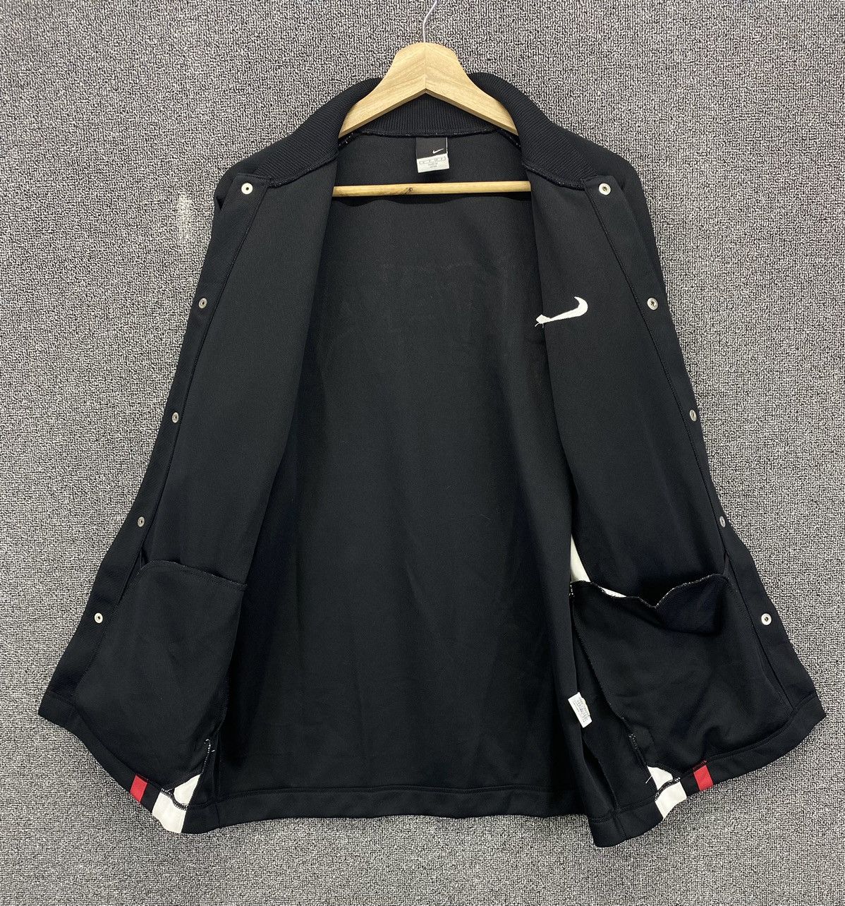 Nike Vintage Nike Basketball Team Varsity Style Jacket Size US S / EU 44-46 / 1 - 7 Thumbnail