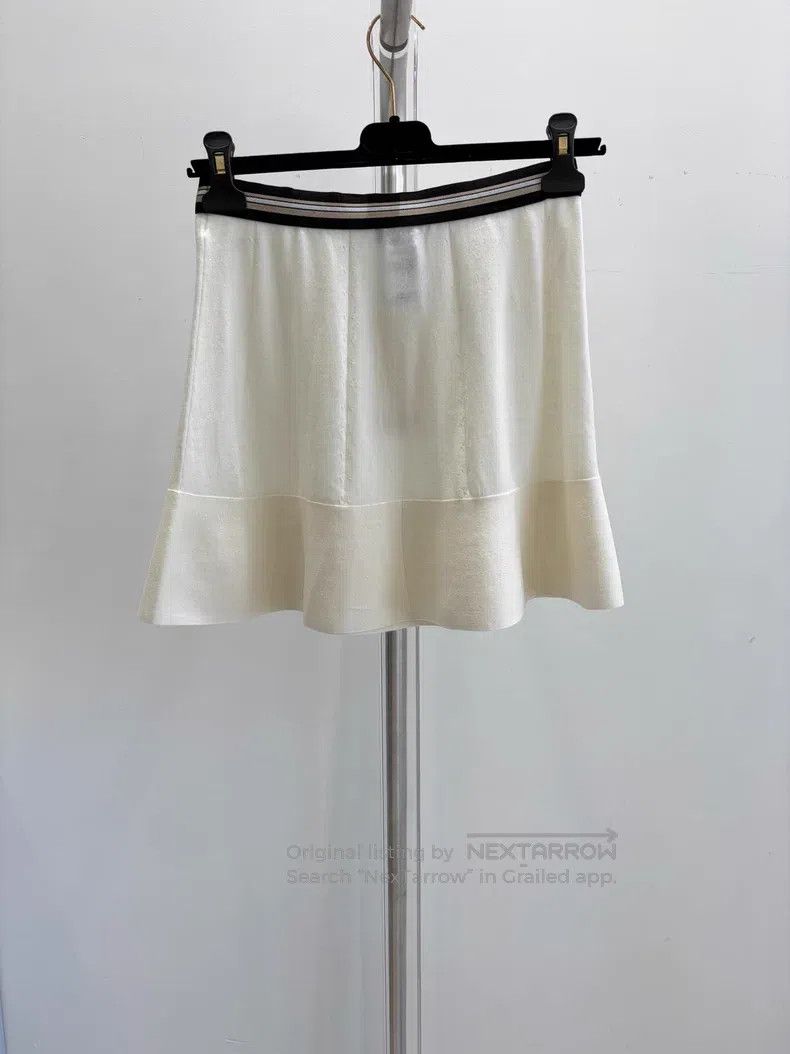 Chanel Chanel White college-style casual skirt Size 24" / US 00 / IT 34 - 2 Thumbnail