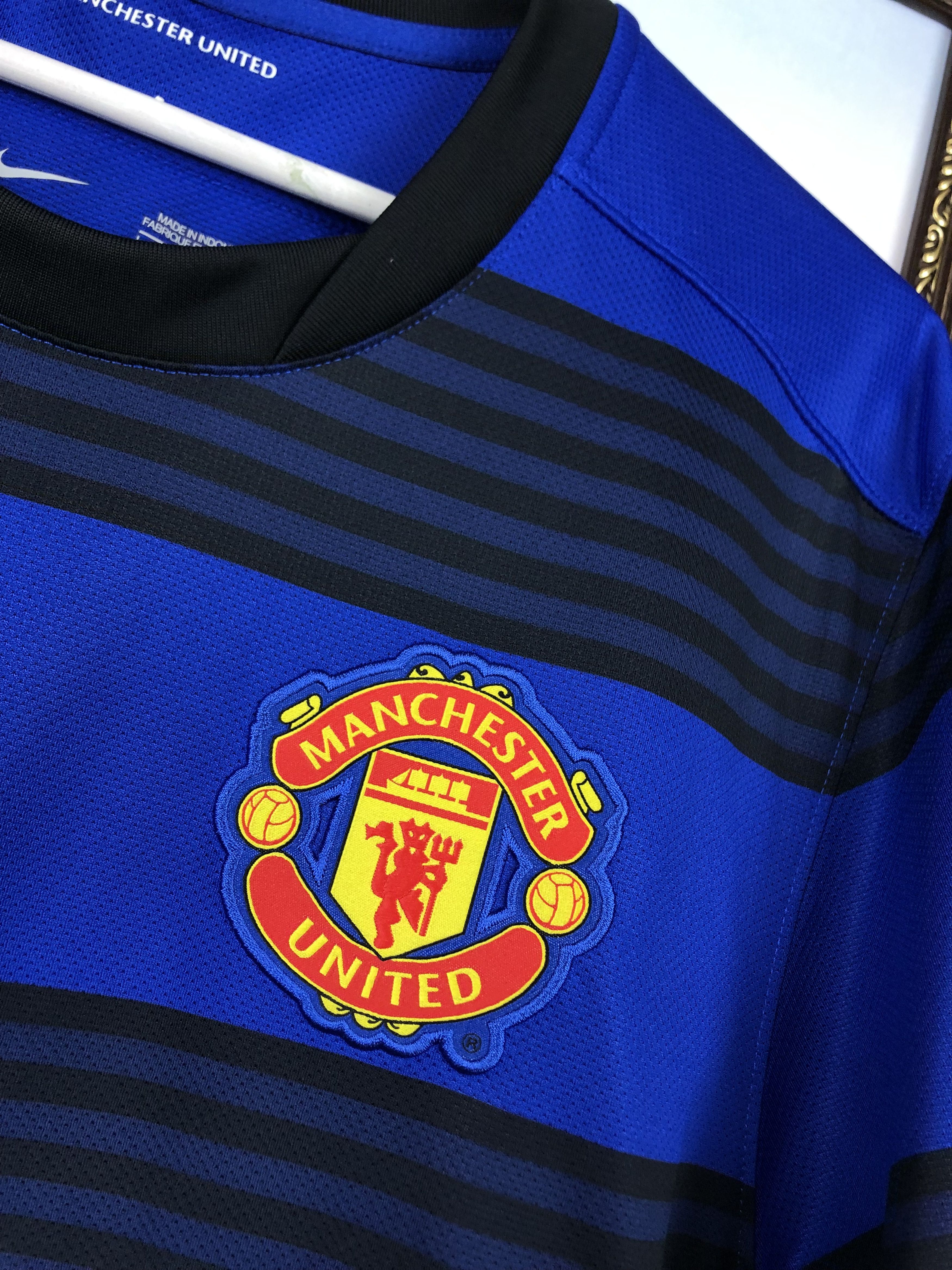 Nike Manchester United football shirt 2011 Soccer Nike Jersey Size US L / EU 52-54 / 3 - 4 Thumbnail