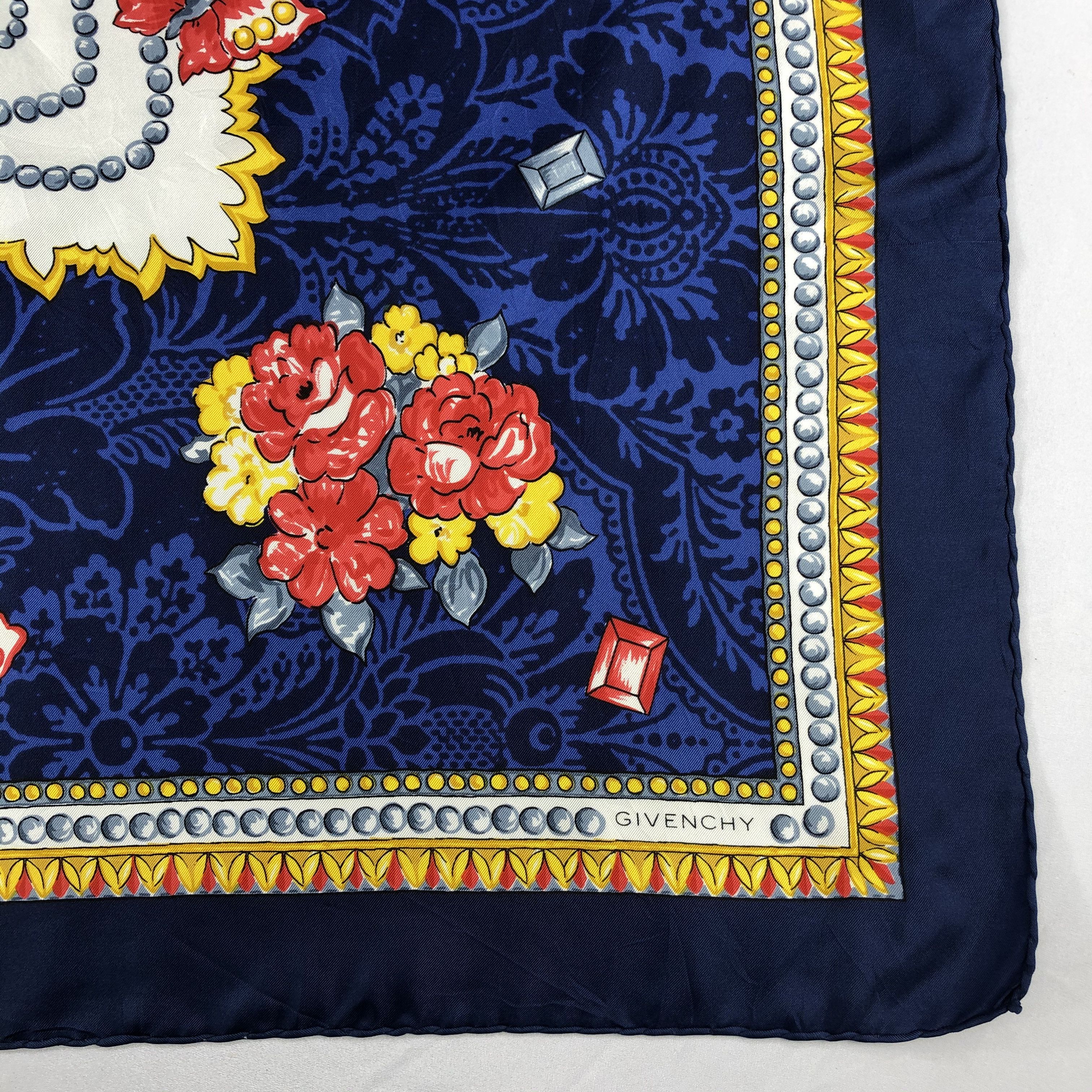 Vintage Vintage Givenchy Silk Scarf Size ONE SIZE - 4 Thumbnail