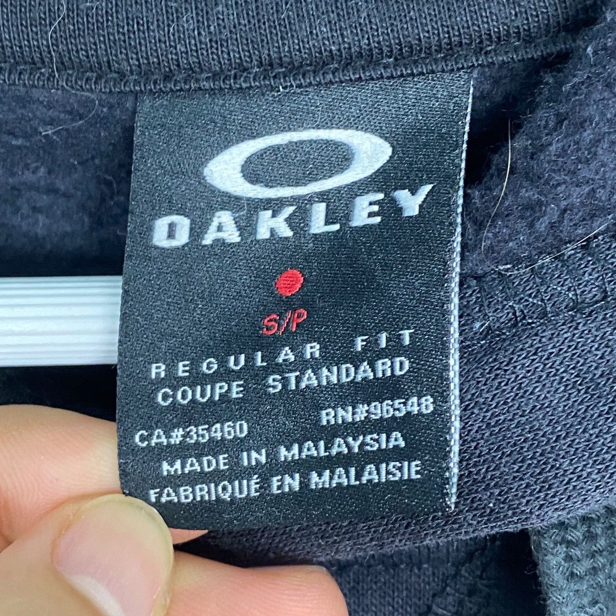 Vintage Vintage Oakley Hoodie Sweater Black Pullover Jumper Size M Size US M / EU 48-50 / 2 - 5 Thumbnail