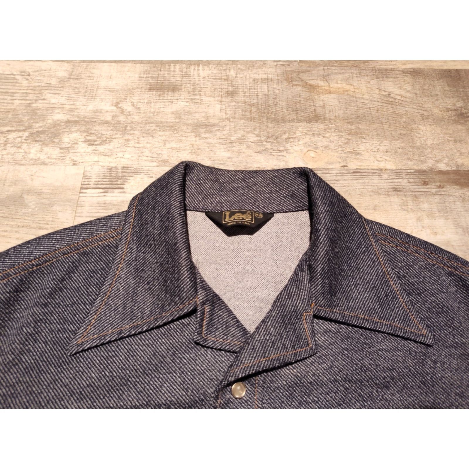 Lee Lee Vintage Denim Jacket Poly Blend Made in USA Sz M Pearl Snap Trucker Blue Button Pocket Casual Workwear 70's 80s USA Size US 31 - 7 Thumbnail