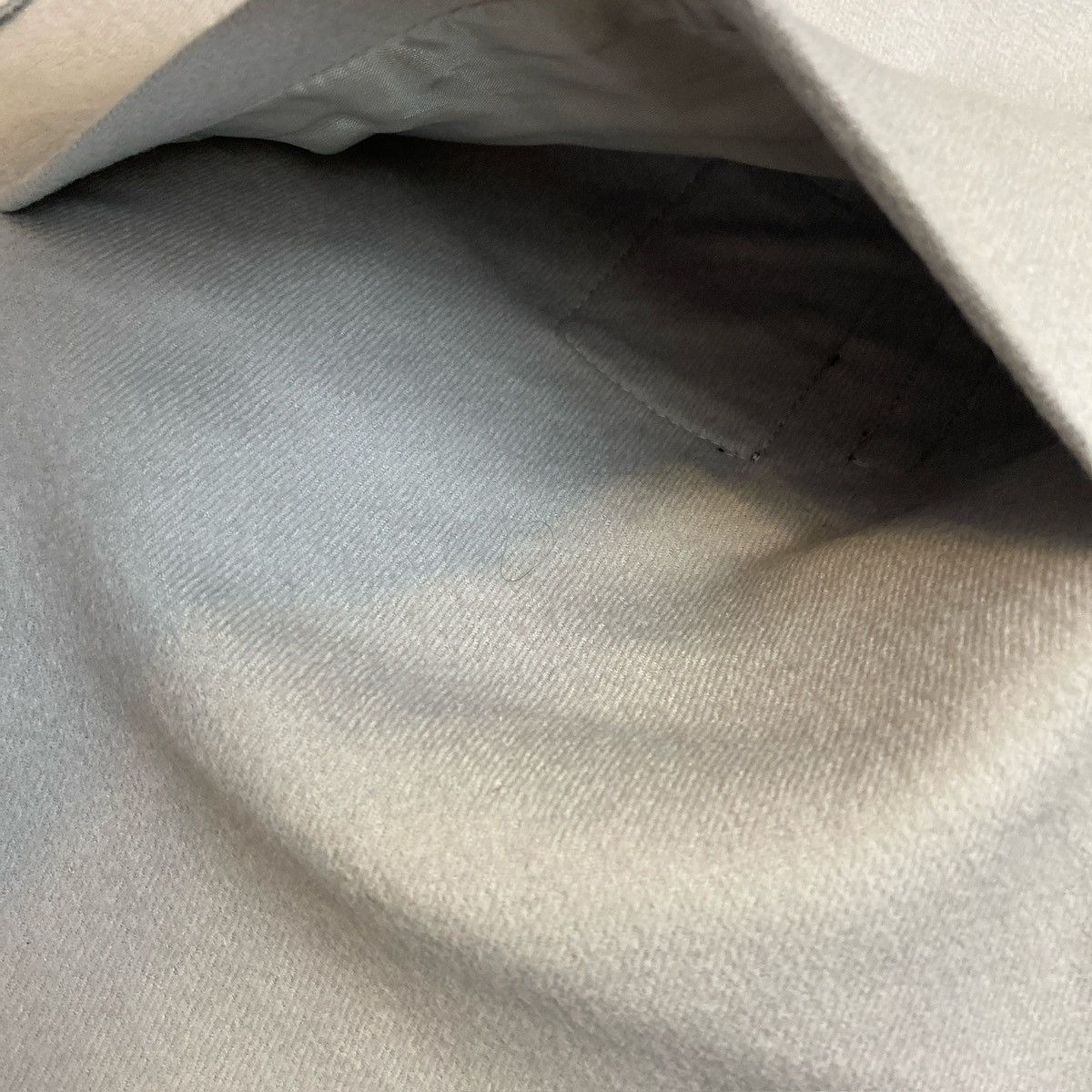 Giorgio Armani Giorgio Armani Cashmere Light Gray Over Coat Size L / US 10 / IT 46 - 4 Thumbnail