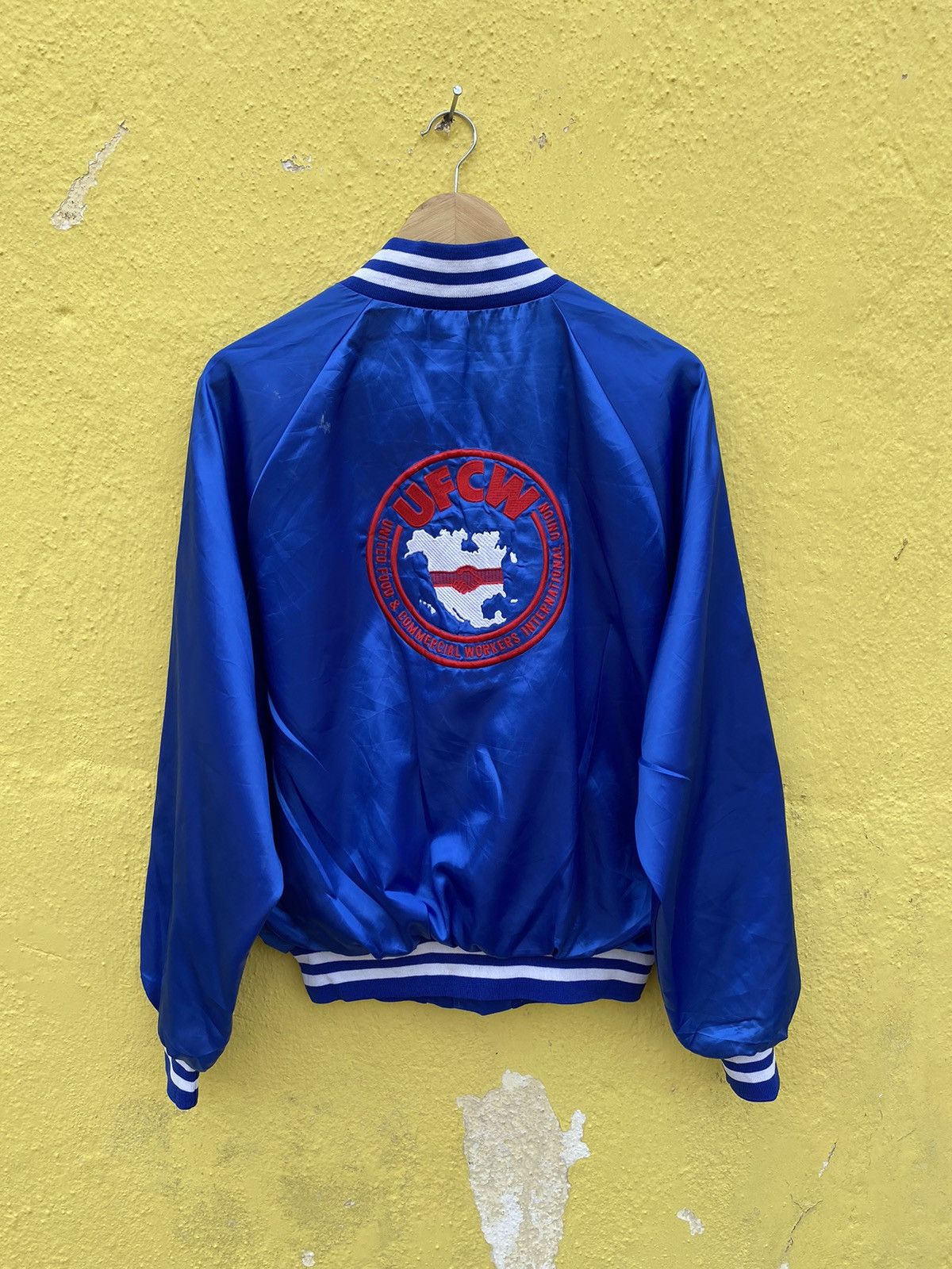 Vintage Vintage UFCW san diego satin varsity jacket Size US L / EU 52-54 / 3 - 2 Thumbnail