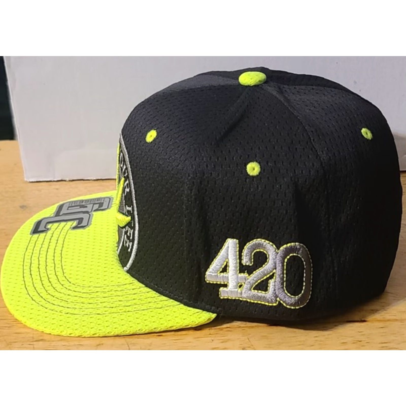 Alife MARIJUANA LEAF 420 LIGHT UP YOUR LIFE SNAPBACK BASEBALL CAP ( BLACK & YELLOW ) Size ONE SIZE - 2 Thumbnail
