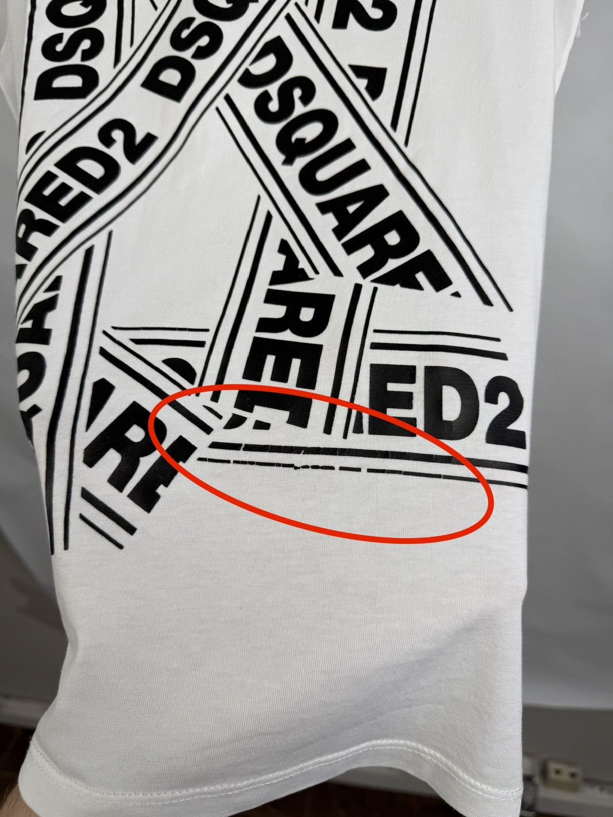 Dsquared2 🇮🇹 Y2K Dsquared2 Asymmetric Print T-Shirt Rare Retro Hype Size US S / EU 44-46 / 1 - 10 Thumbnail