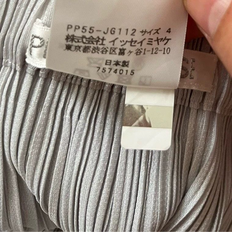 Issey Miyake Issey Miyake size:4 Light grey pleated skirt Size 31" - 5 Thumbnail