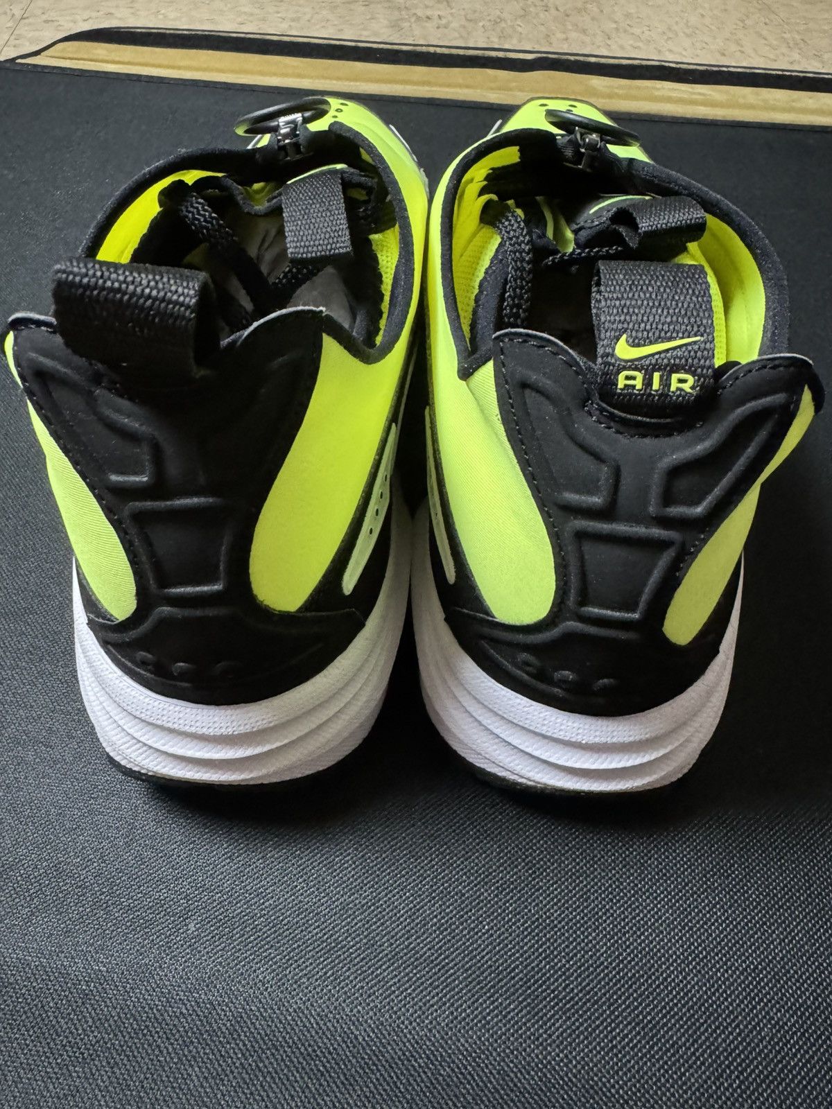 Nike Wmns Air Sunder Max 'Electric Green' Size US 12 / EU 45 - 4 Thumbnail