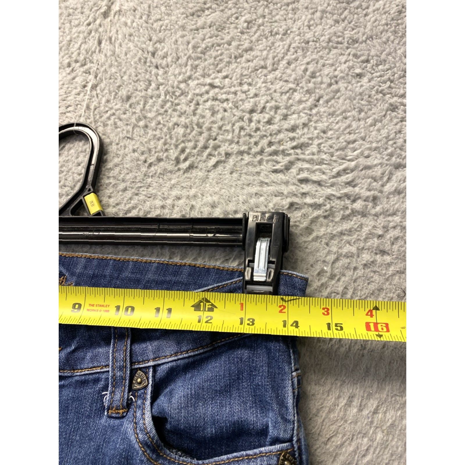 Vintage KUT from the Kloth Jeans Women’s Size 0 Ankle Blue Denim Solid Zip Button Fringe Zipper Mid Rise 8.5-10.5 in Regular 28 in Inseam 27 in Size 25" / US 0 / IT 36 - 4 Thumbnail