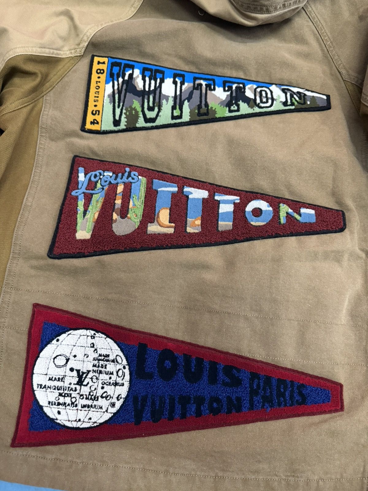 Louis Vuitton LOUIS VUITTON BROWN PARKA Size US L / EU 52-54 / 3 - 4 Thumbnail