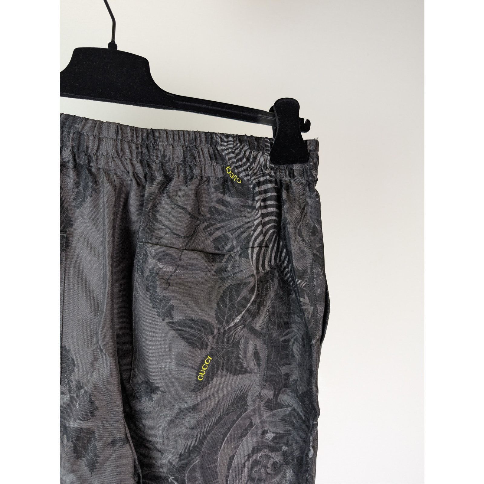 Gucci o1rshd1 Flora & Fauna Print Silk Shorts in Anthracite Gray Size US 32 / EU 48 - 14 Thumbnail