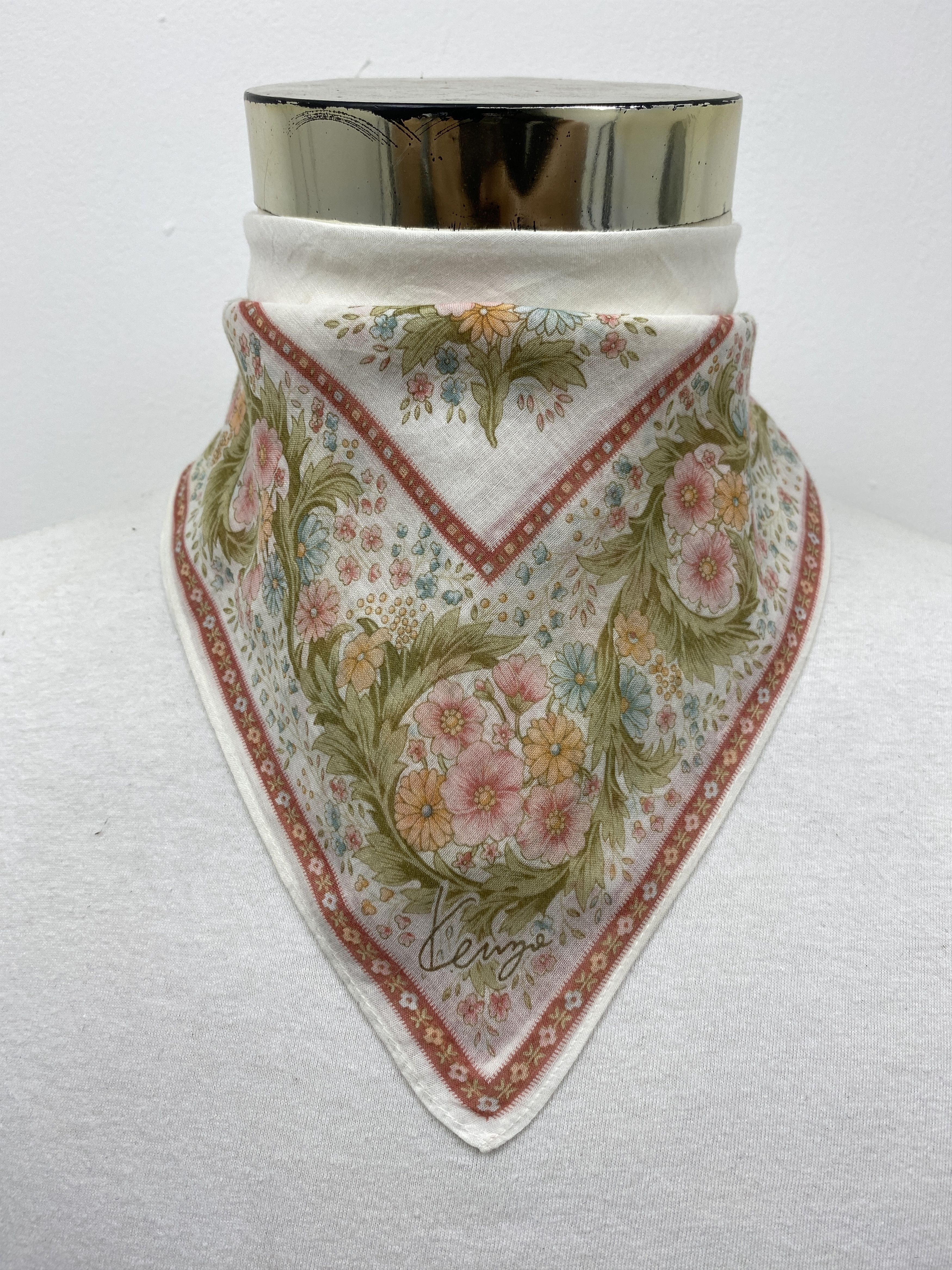 Kenzo Kenzo Handkerchief / Bandana / Neckerchief HKC0347 Size ONE SIZE - 1 Thumbnail
