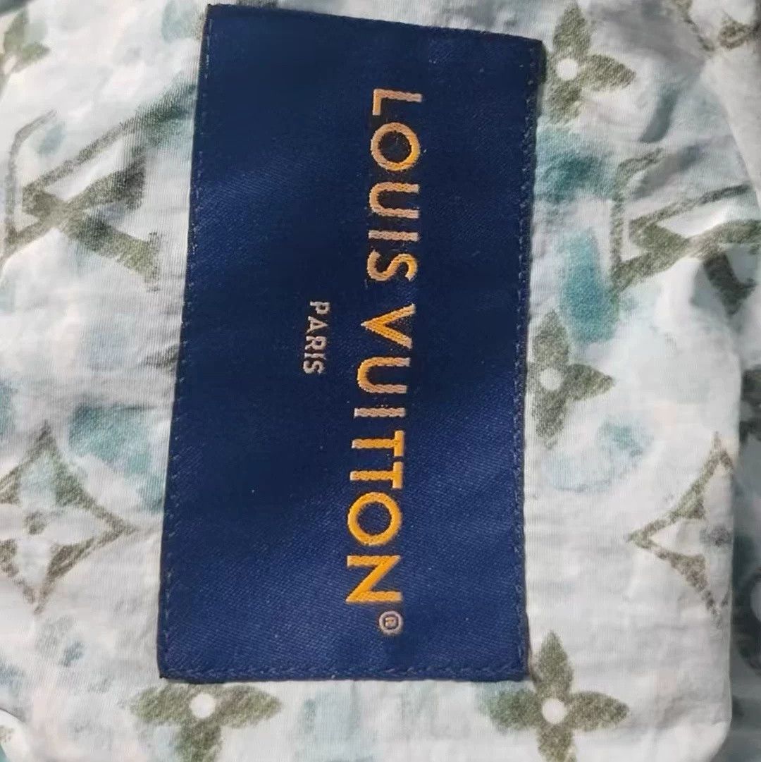 Louis Vuitton Louis Vuitton Blue Logo All-Over Print Hooded Jacket Size US L / EU 52-54 / 3 - 7 Thumbnail