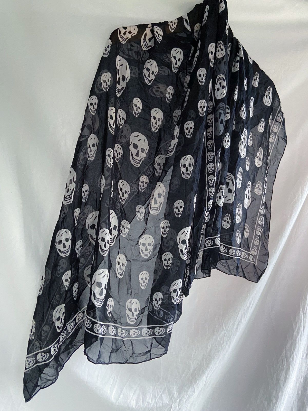 Japanese Brand BLACK SKULL SILK SCARF UKNOWN BRAND ifsixwasnine style Size ONE SIZE - 1 Thumbnail