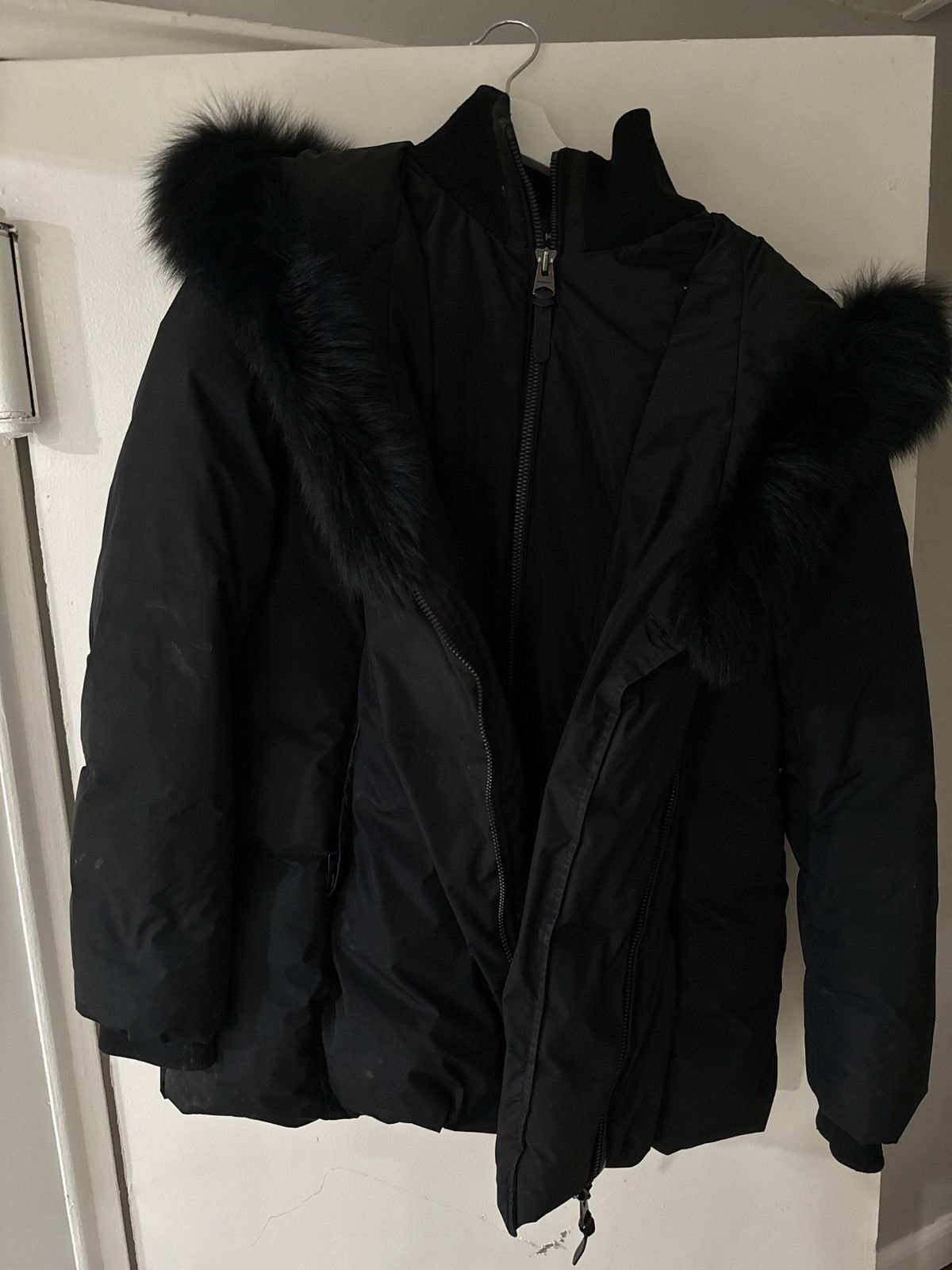 All black mackage