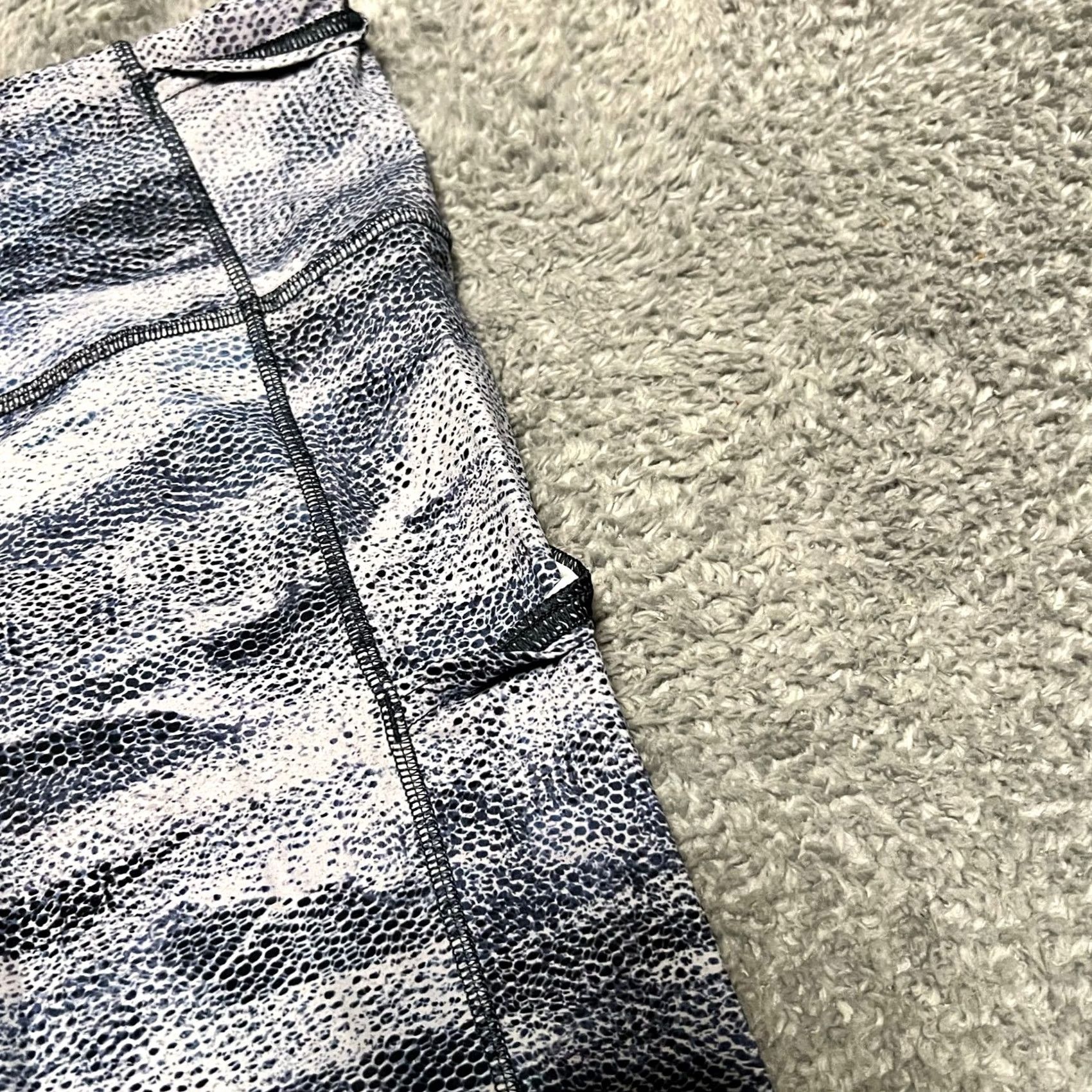 Lululemon Lululemon Leggings Pants Womens 4 Fast & Free Full Length Blue Patterned Leggings Womens Size 4 Regular Ankle Blue Size 27" / US 4 / IT 40 - 2 Thumbnail