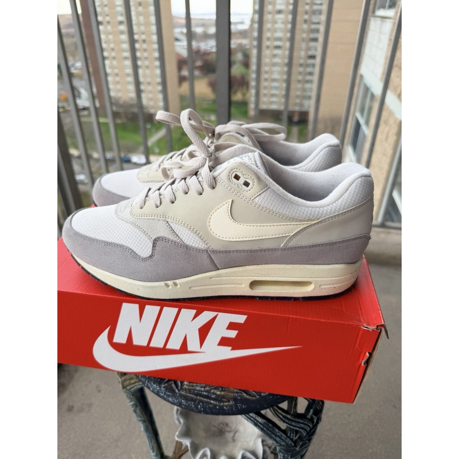 Nike Nike Air Max 1 Grey/White Size 12 AH8145-011 Size US 12 / IT 42 - 4 Thumbnail