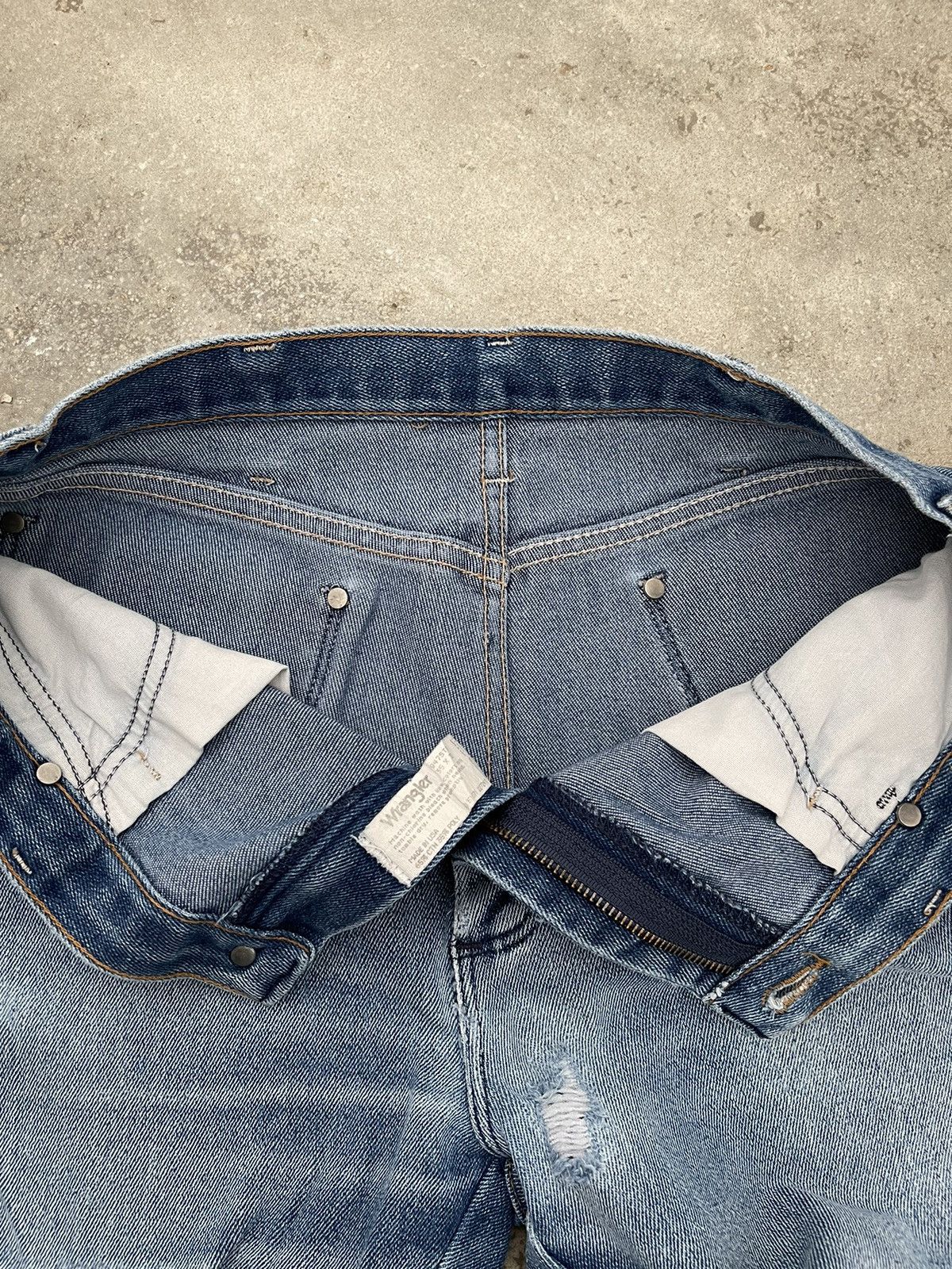 Wrangler Vintage Wrangler USA Distressed Denim Size US 35 - 7 Thumbnail