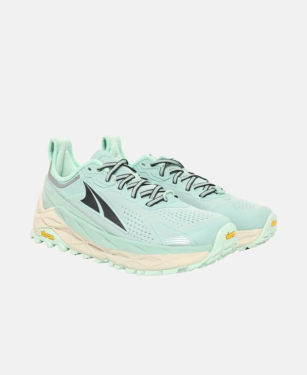 Altra Olympus Running Shoes in Silver, Women's (Size 7.5)