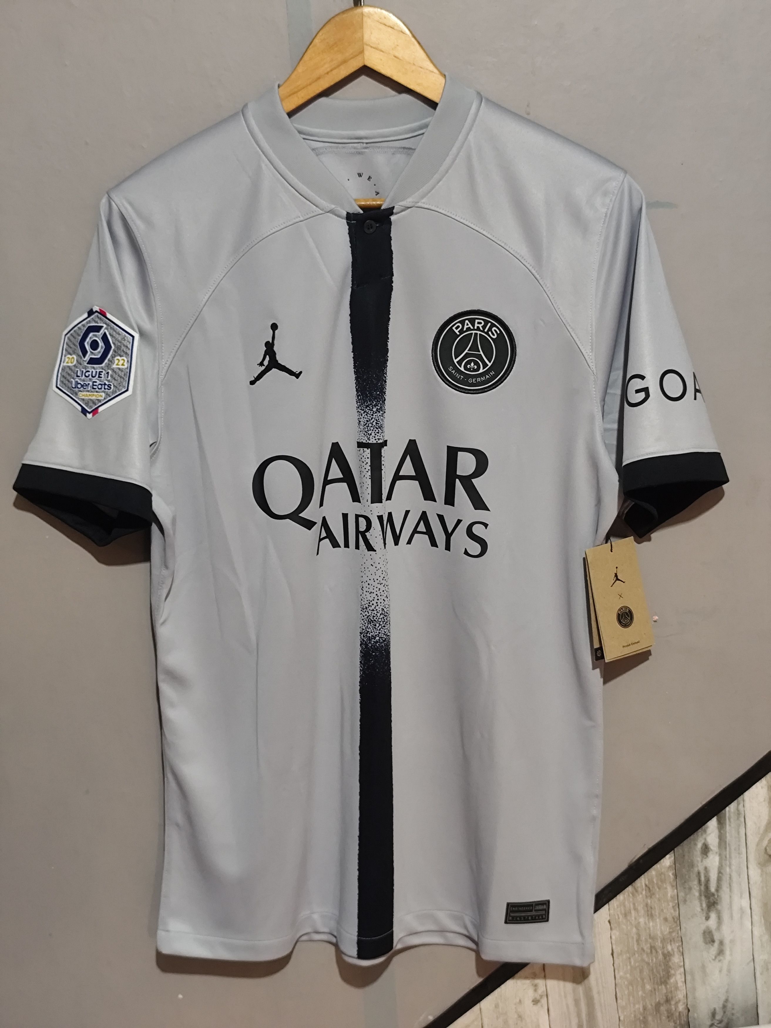 Jordan Brand × Nike Jordan x Paris Saint-Germain (PSG) 2022/23 #30 Messi Jersey Size US M / EU 48-50 / 2 - 2 Thumbnail