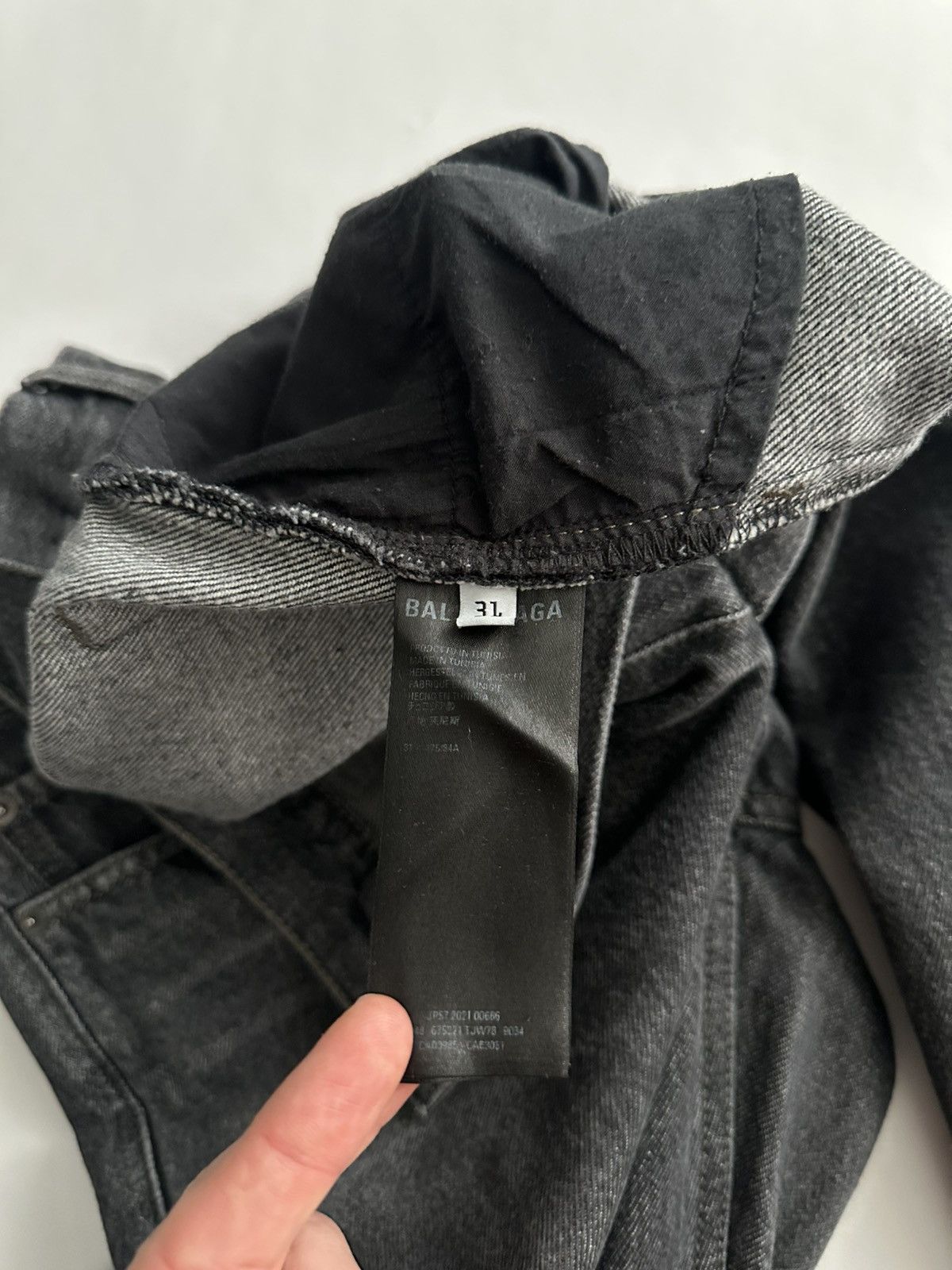 Balenciaga Balenciaga by Demna Back Rip Denim Jeans Size US 31 - 12 Thumbnail