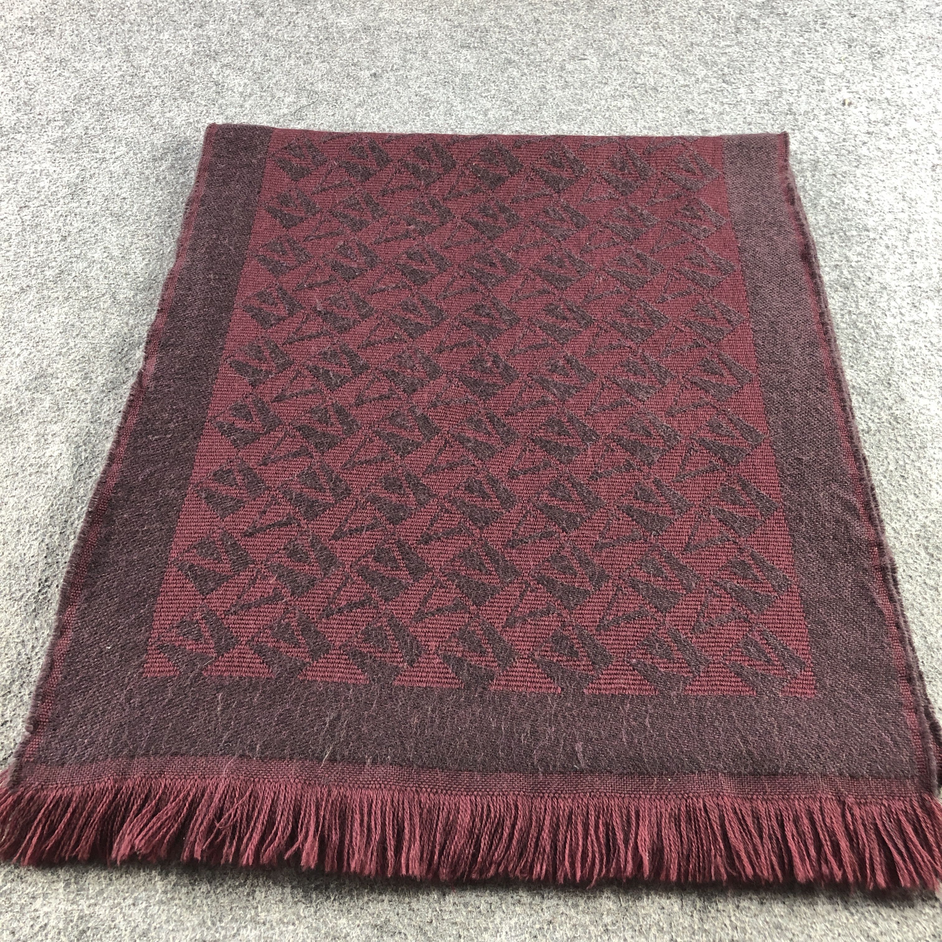 Vintage Vintage Valentino Monogram Wool Scarf Muffler V2957 Size ONE SIZE - 2 Thumbnail