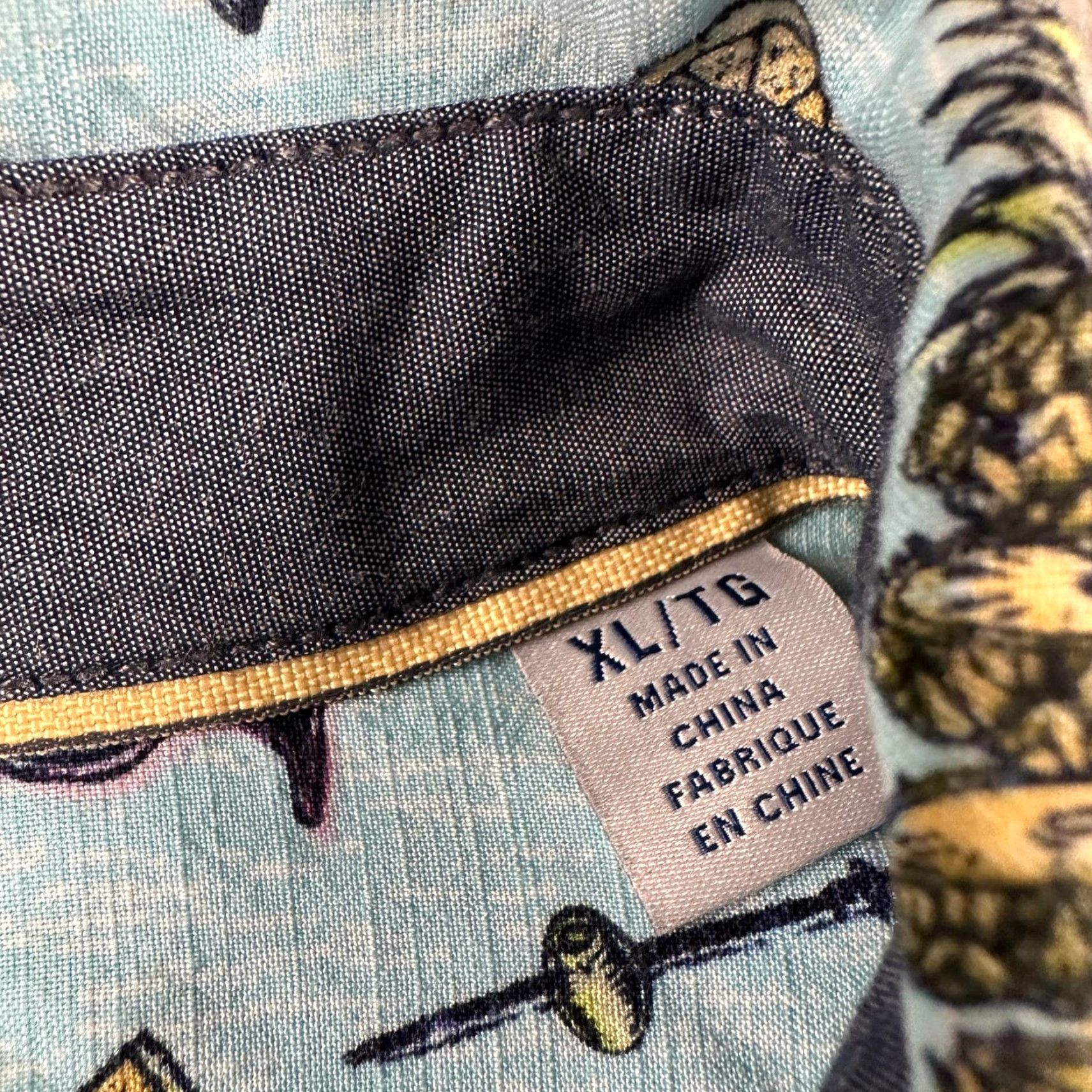 Tommy Bahama Tommy Bahama Shirt Mens XL Aqua Cocktail Pineapple Short Sleeve Button-Up Hawaiian & Aloha Shirt Camp Collar Size US XL / EU 56 / 4 - 4 Thumbnail