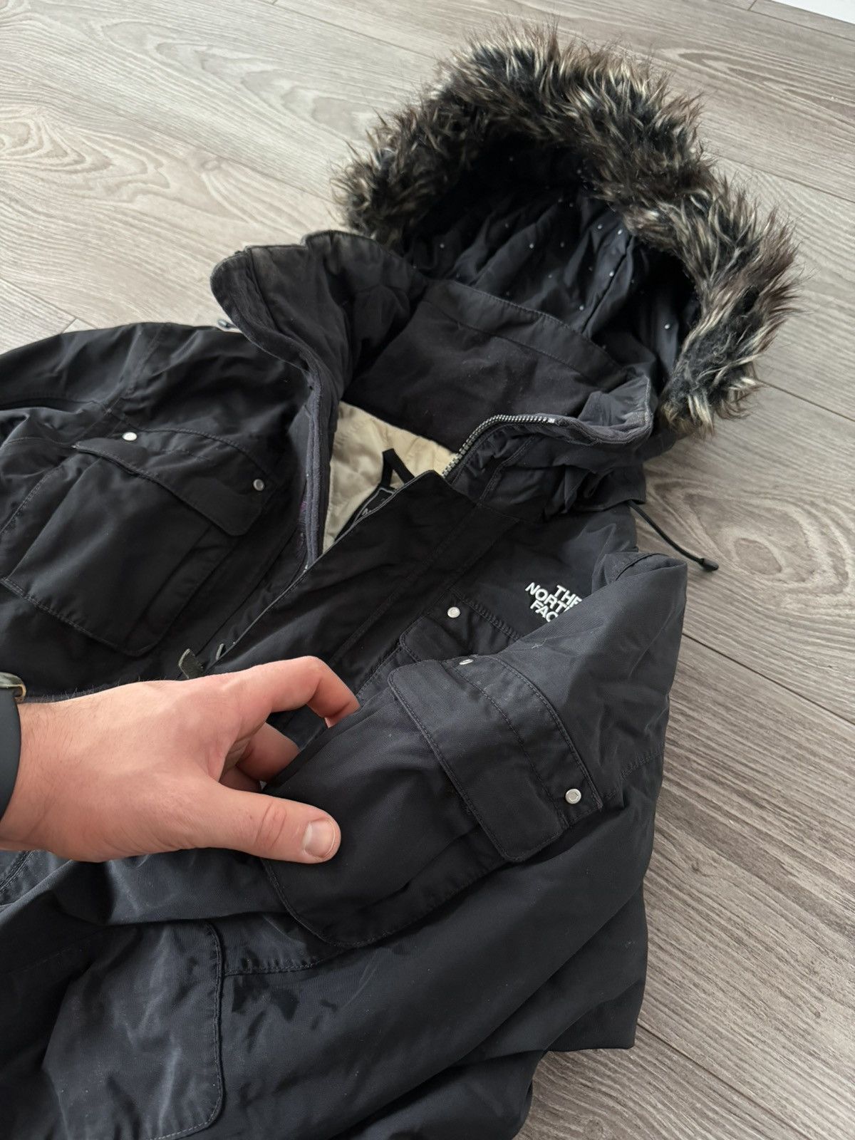 The North Face The North Face Embroidered Logo Vintage Fure Outdoor Jacket Size M / US 6-8 / IT 42-44 - 13 Thumbnail