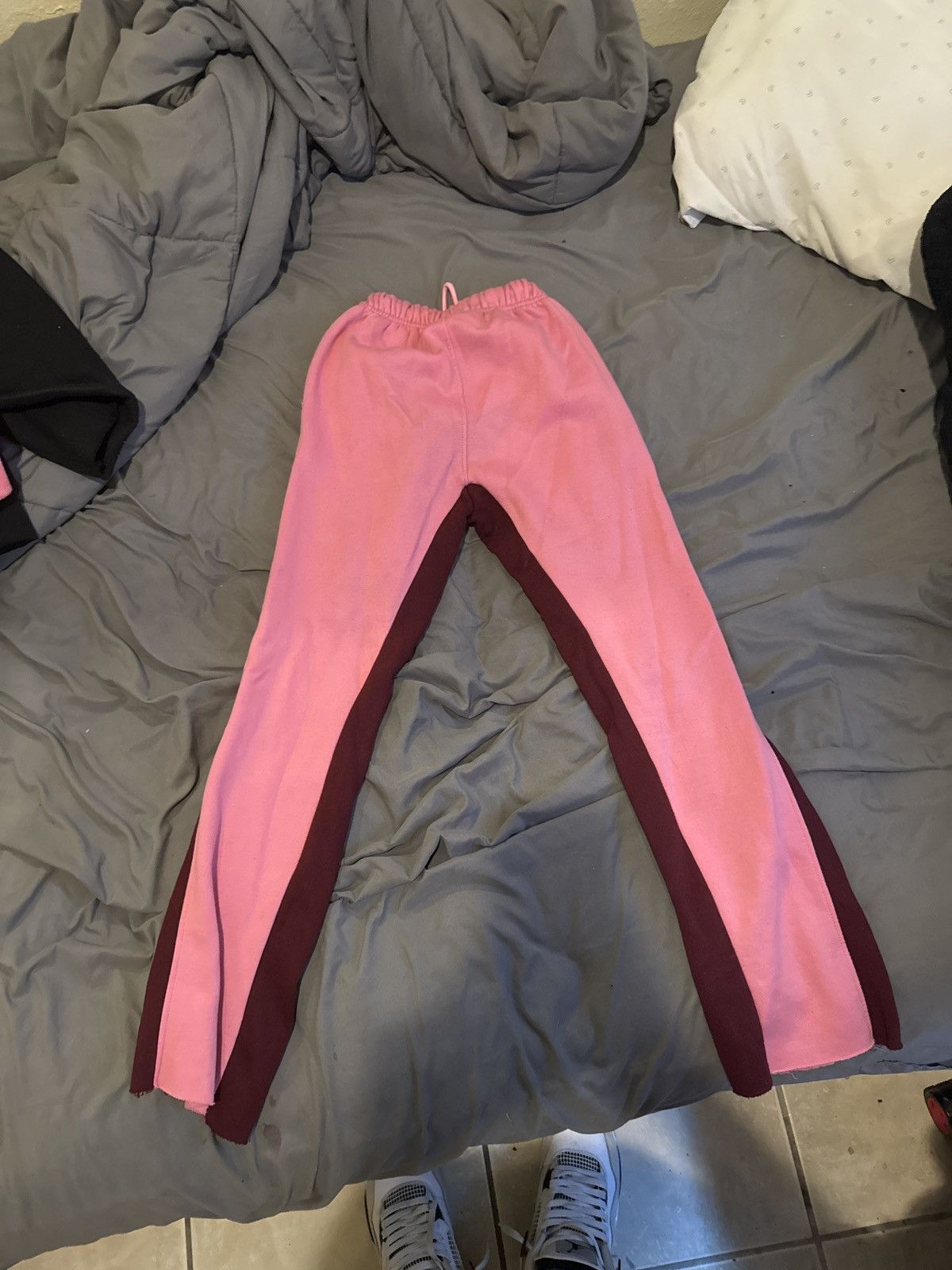 Japanese Brand × Other Stackswrld cropped sweatpants (Valentine’s Day) Size US 28 / EU 44 - 2 Thumbnail