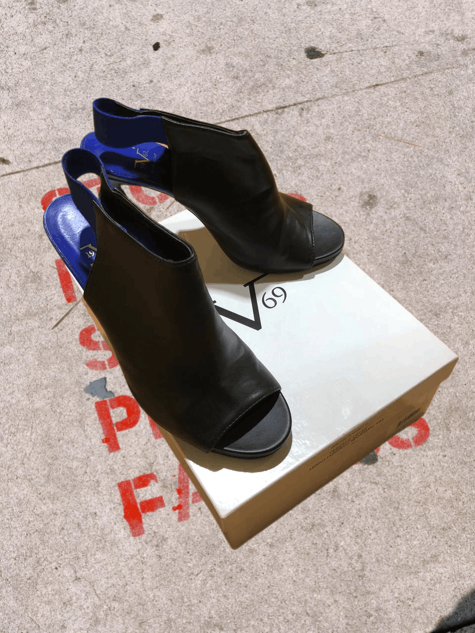 Versace Versace luxury black & blue heels shoes Size US 10 / IT 40 - 1 Thumbnail