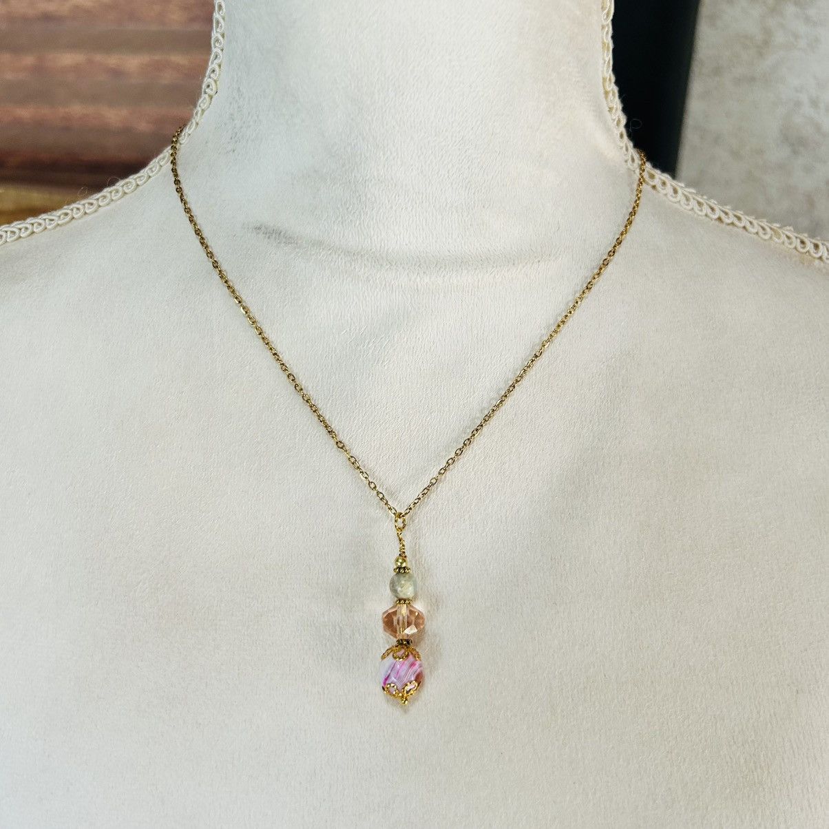 Handmade Handcrafted dyed faceted agate crystal pendant necklace Size ONE SIZE - 2 Thumbnail