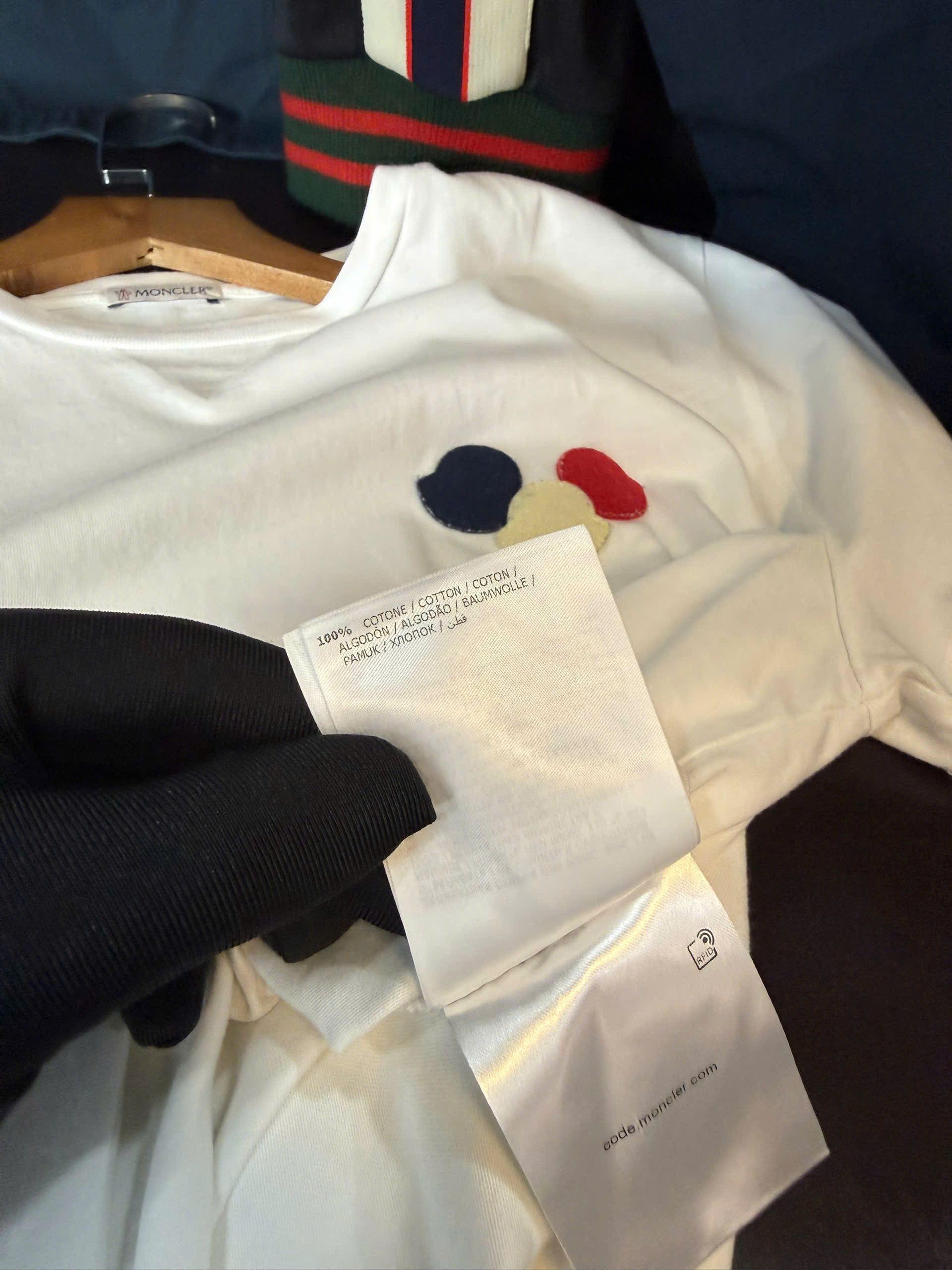 Moncler MONCLER T SHIRT Size US M / EU 48-50 / 2 - 10 Thumbnail