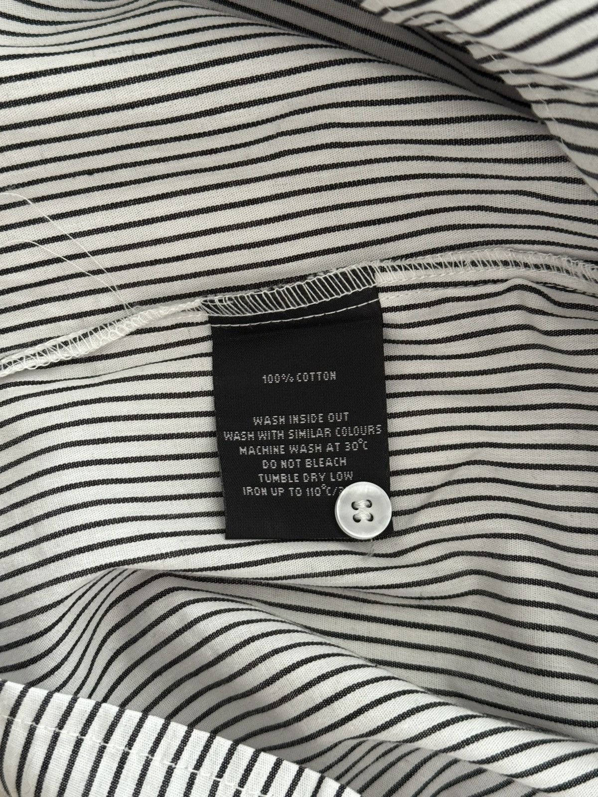 basketcase gallery Basketcase Gallery LOP cropped button-up Size S Size US S / EU 44-46 / 1 - 3 Thumbnail