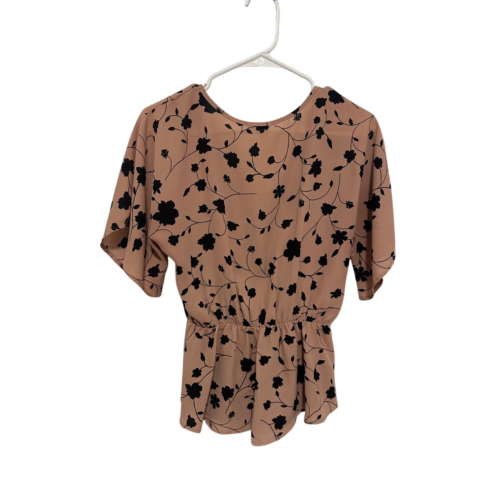 Other Sienna Sky Pink Floral Short Sleeve V-Neck Button Blouse Size M / US 6-8 / IT 42-44 - 5 Thumbnail