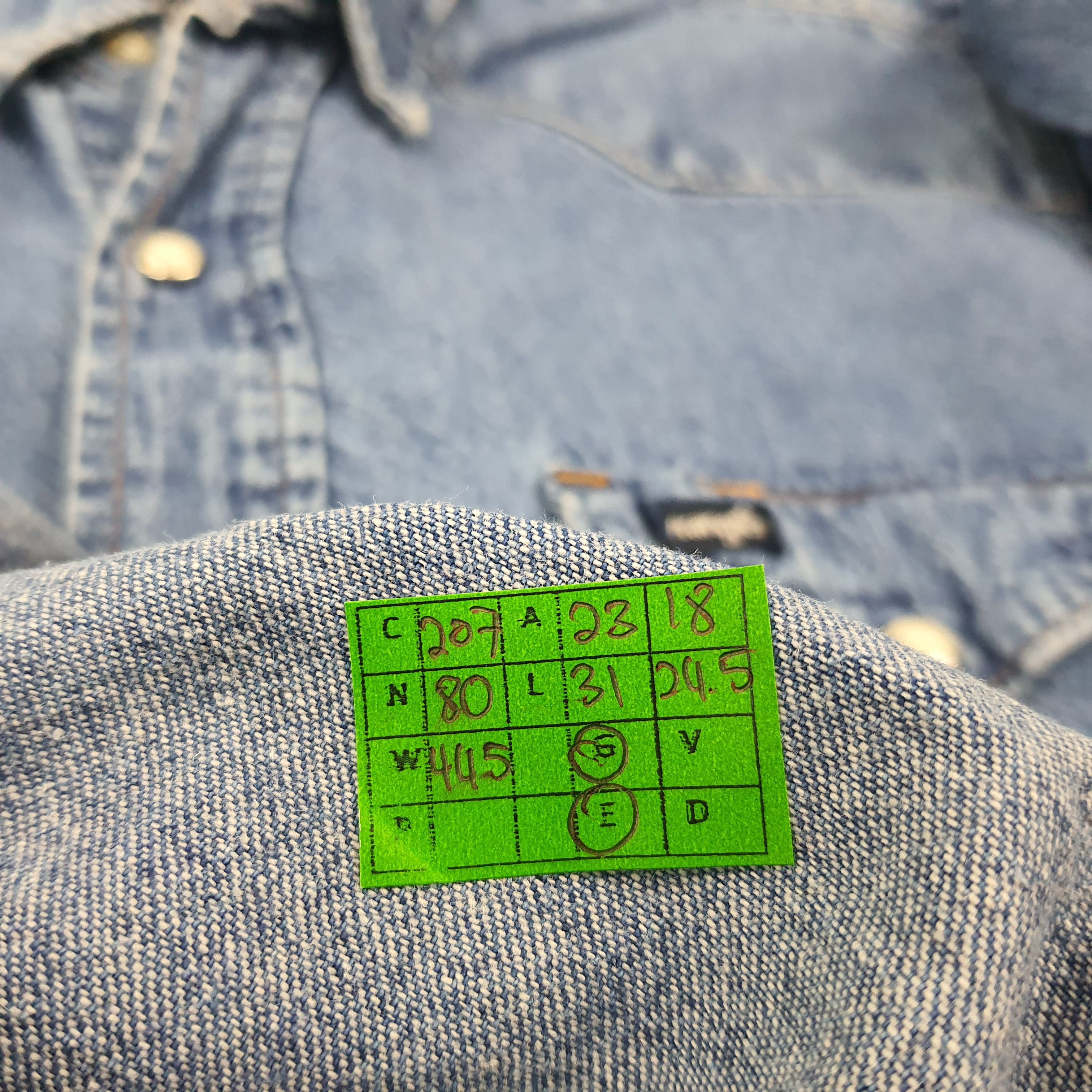 Vintage × Wrangler Vintage Wrangler American Brand Button Up Denim Shirt Size US L / EU 52-54 / 3 - 8 Thumbnail