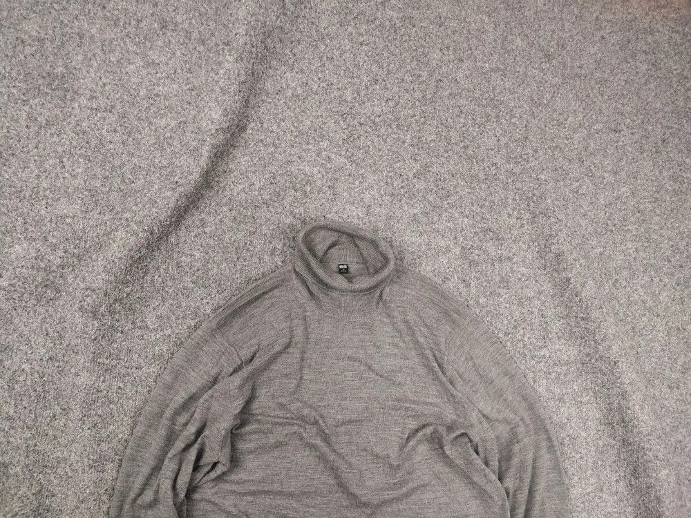 Uniqlo Uniqlo light wool Sweater high turtleneck collar Gray Color Size US M / EU 48-50 / 2 - 1 Thumbnail