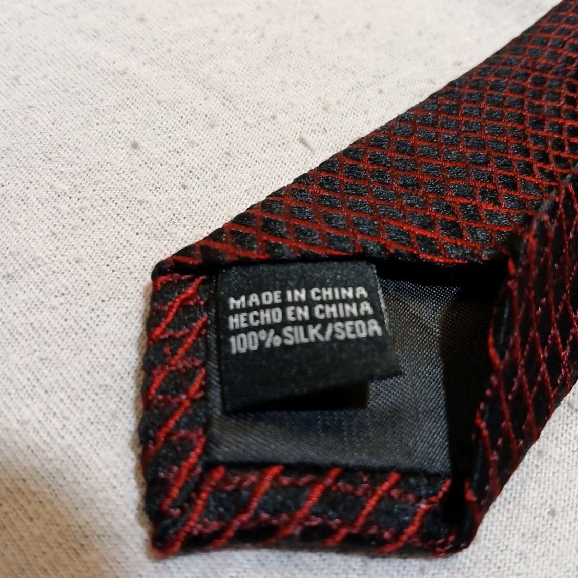 Liz Claiborne Claiborne Tie Silk Black Red Lined Pattern 59" x 3.25" Mens Geometric Classic Patterned Tie Size ONE SIZE - 5 Thumbnail