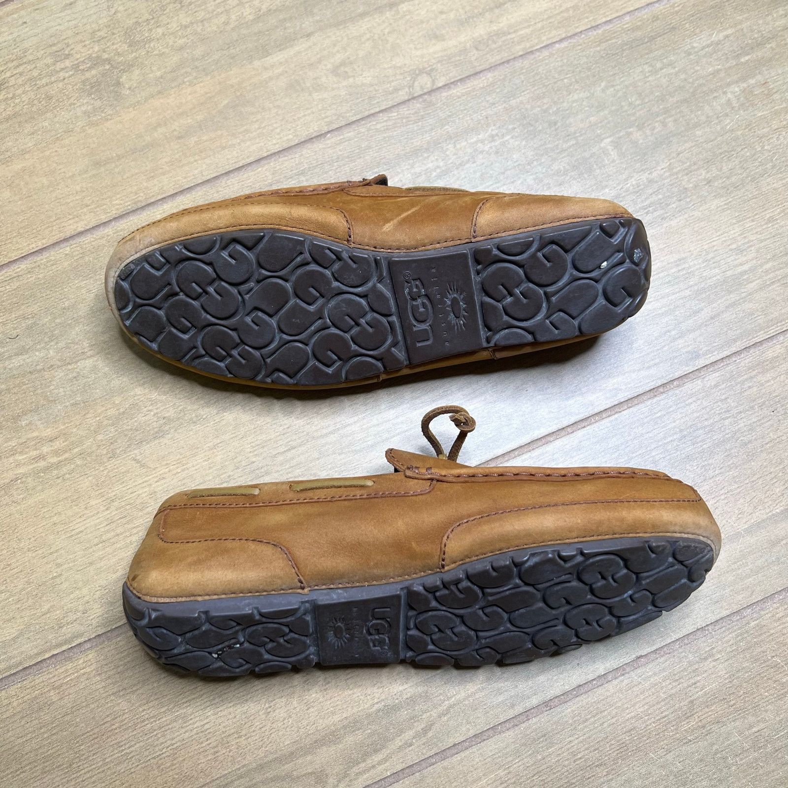 Ugg UGG Slippers Mens 10 Loafers Chester Brown Leather Slip On Size US 10 / EU 43 - 9 Thumbnail