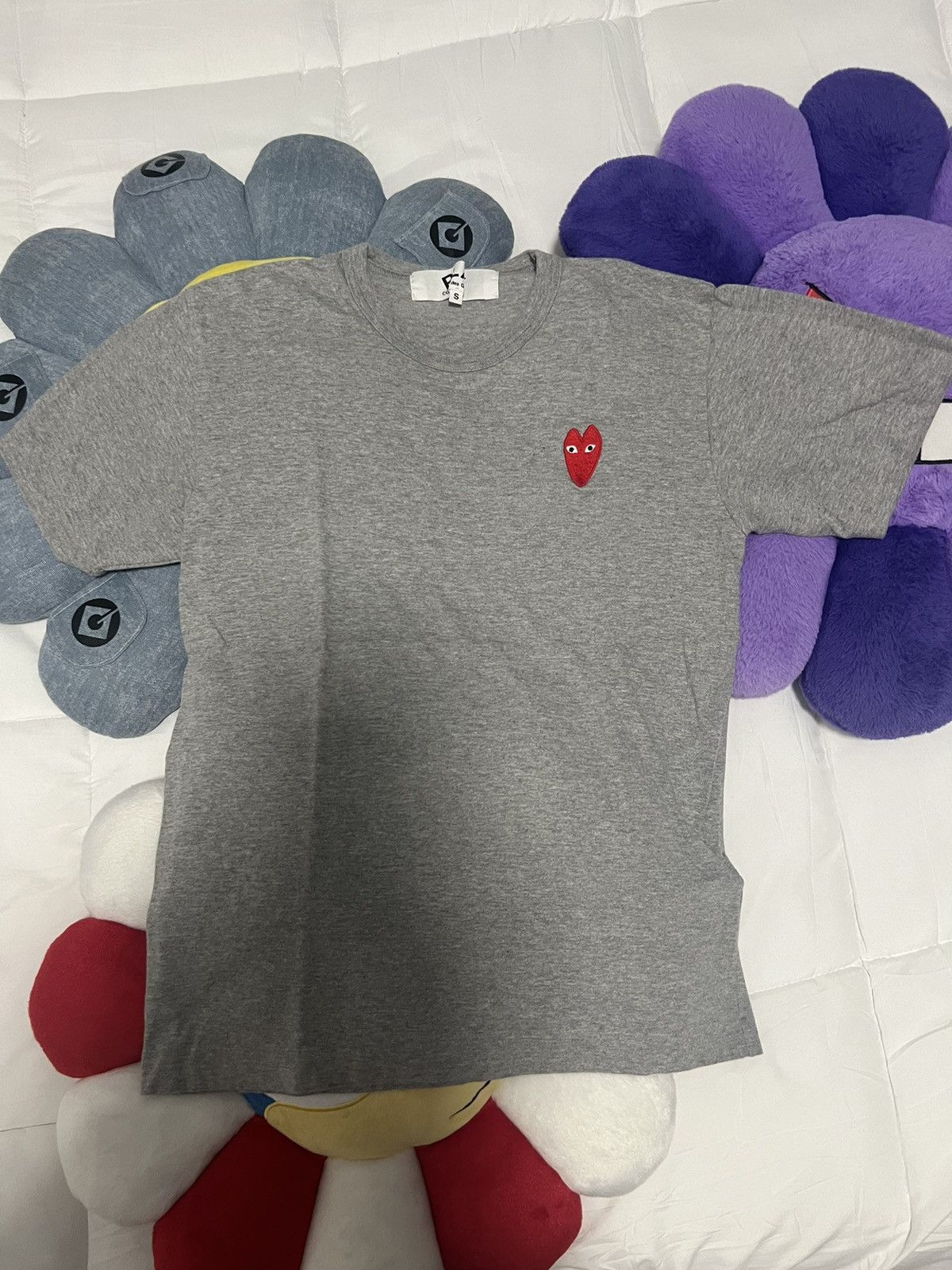 Comme des Garcons PLAY SMALL RED HEART T-SHIRT Size US S / EU 44-46 / 1 - 1 Thumbnail