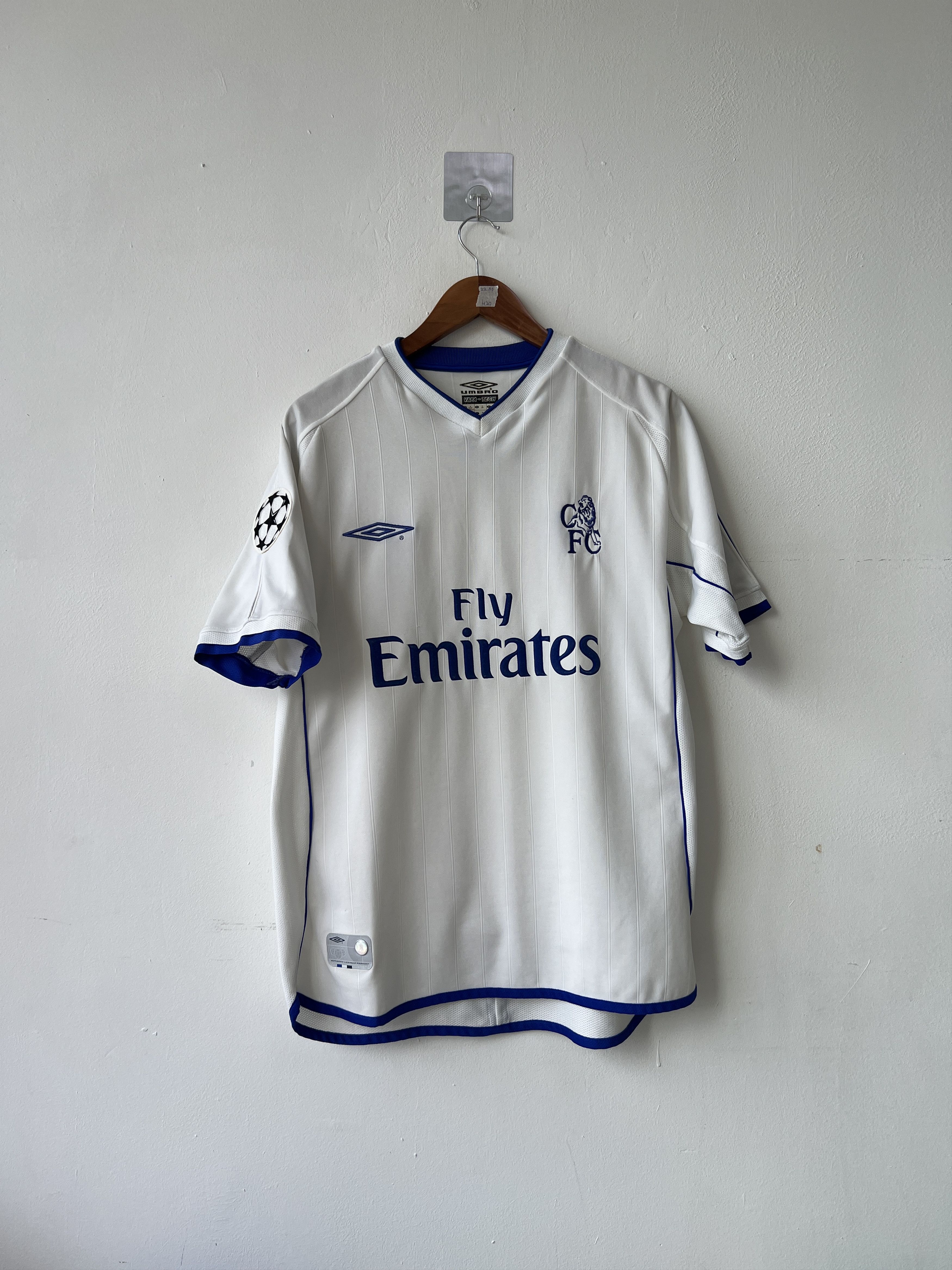 Umbro (M fits L) Chelsea 2001-03 Away Kit Makelele #4 Size US M / EU 48-50 / 2 - 2 Thumbnail