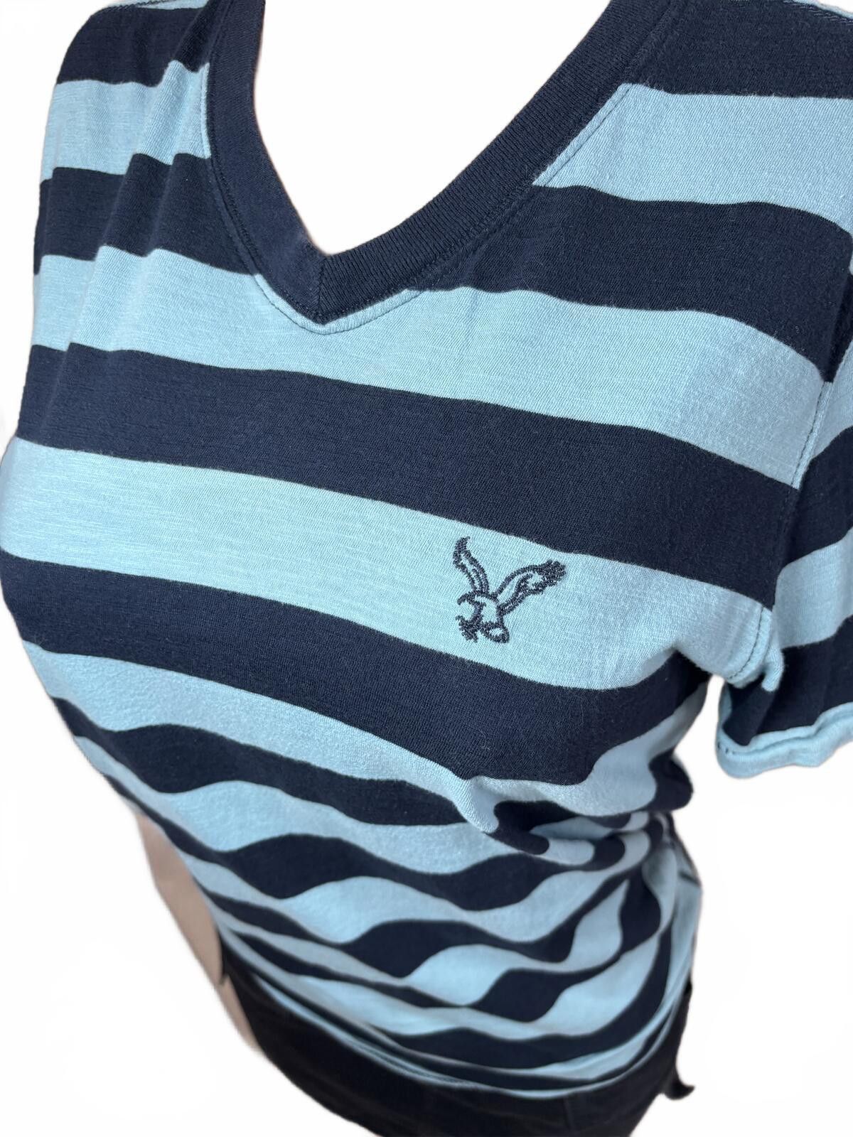 American Eagle Outfitters American Eagle Y2K Blue and Navy Striped V-Neck T-Shirt XS Size 32" / US 10 / IT 46 - 3 Thumbnail
