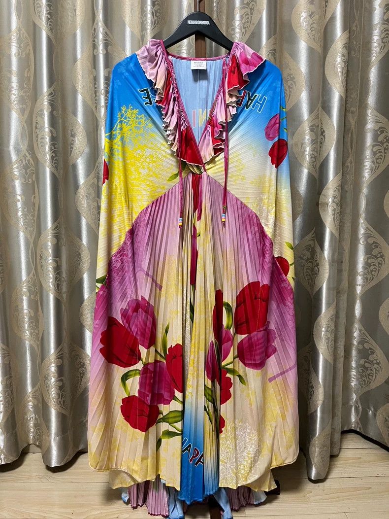Vetements Vetements 19ss Showpiece Happy Rose Cloak Size XS / US 0-2 / IT 36-38 - 1 Thumbnail