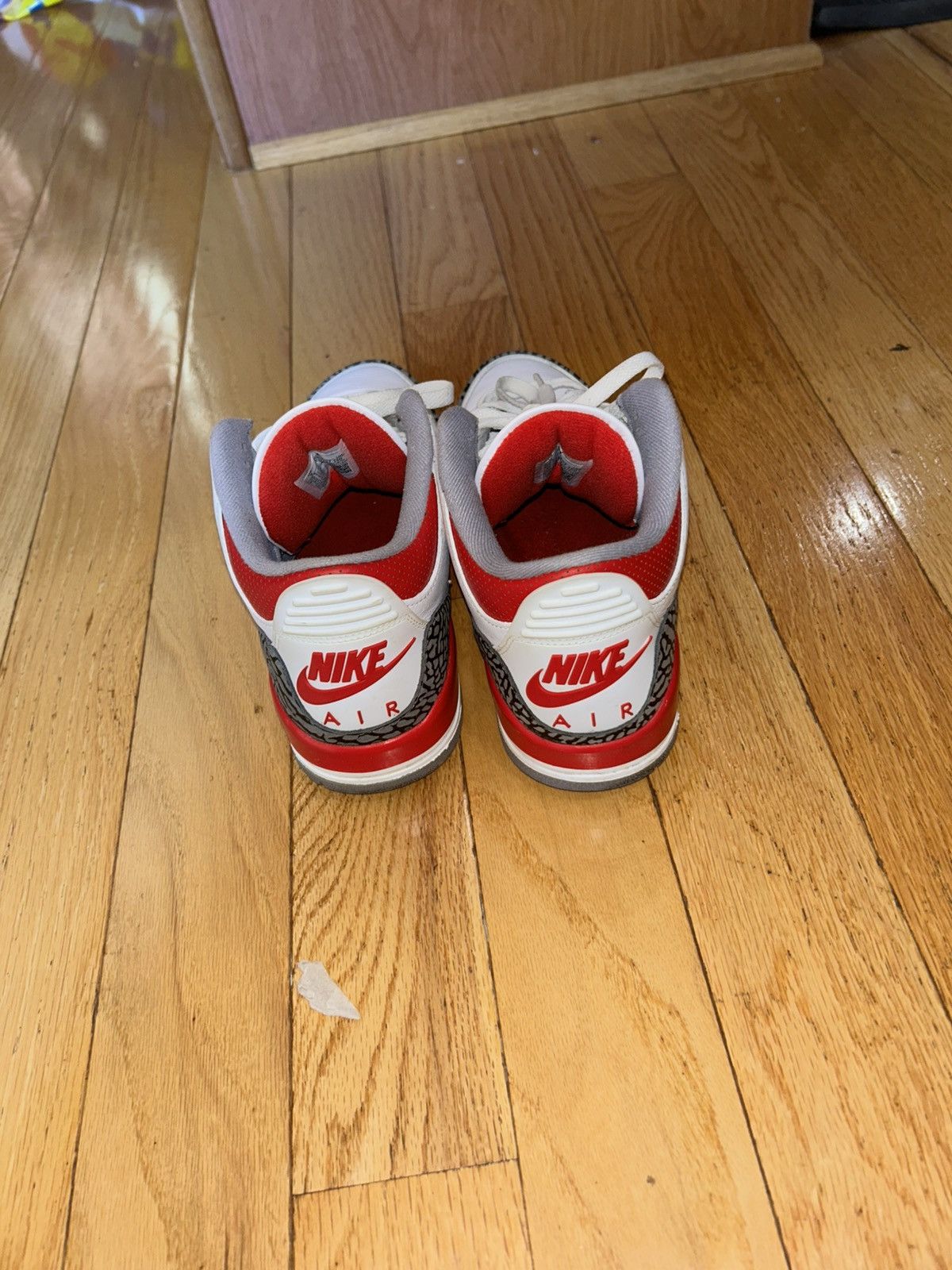 Jordan Brand Air Jordan 3 Fire Red Size US 9 / EU 42 - 4 Thumbnail