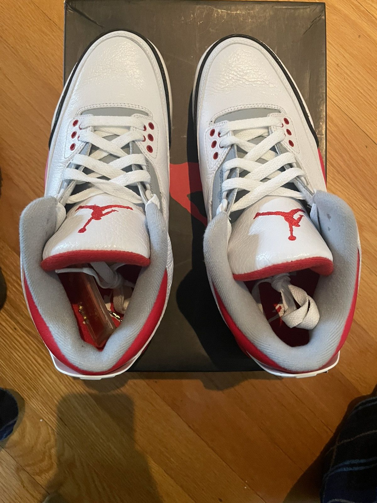 Jordan Brand 2013 fire red 3s retro Size US 8 / EU 41 - 5 Thumbnail