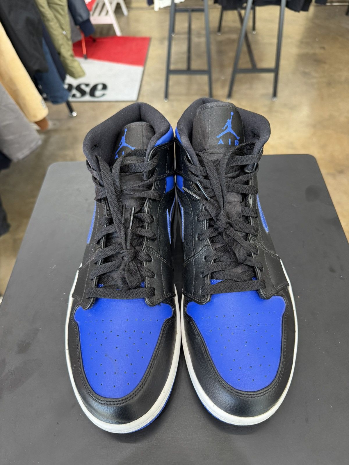 Jordan Brand Air Jordan 1 Mid Royal Size 13 (2020) Size US 13 / EU 46 - 2 Thumbnail