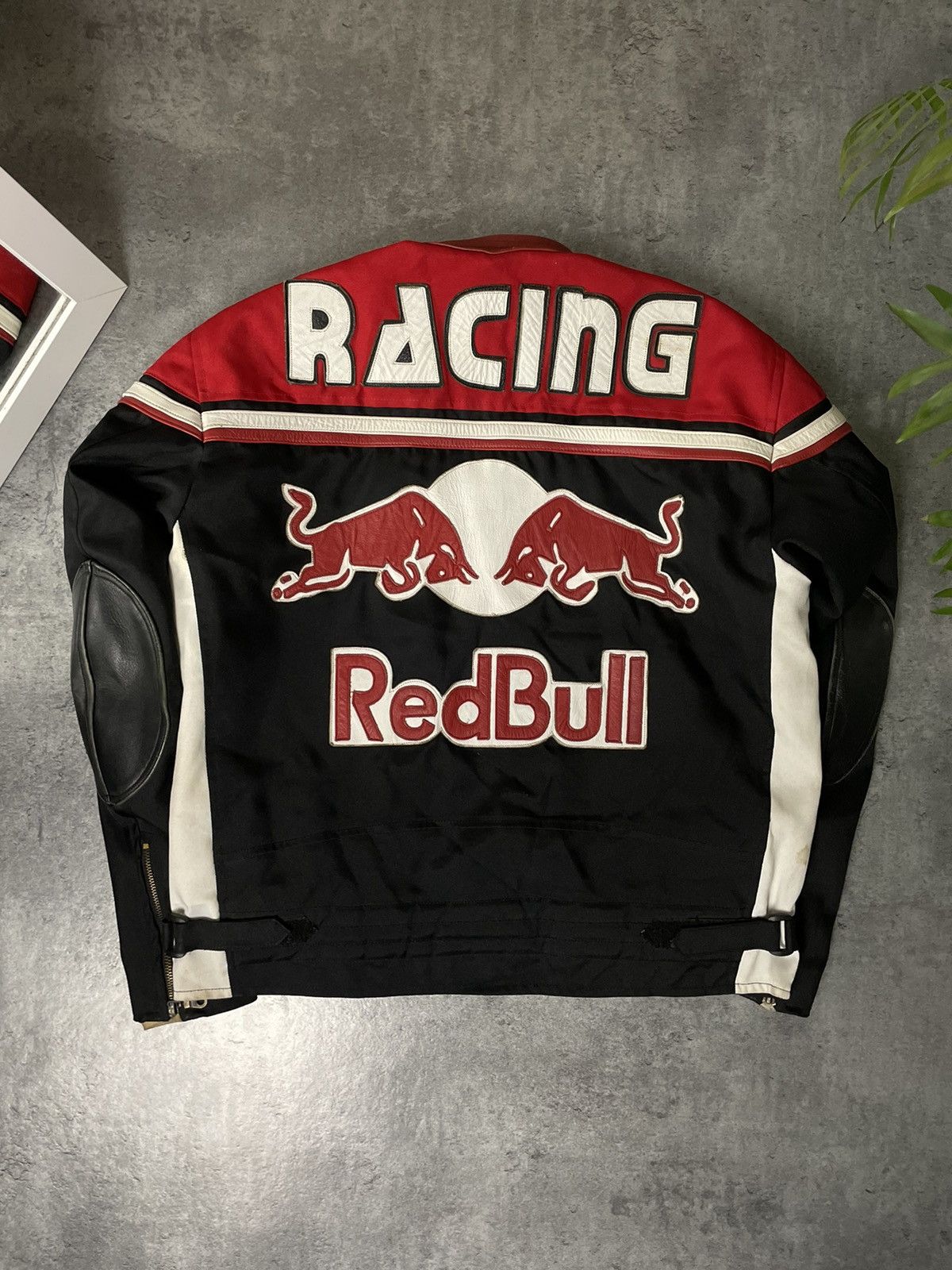 Japanese Brand × Red Bull Red Bull Racing Vintage Jacket Size US M / EU 48-50 / 2 - 5 Thumbnail